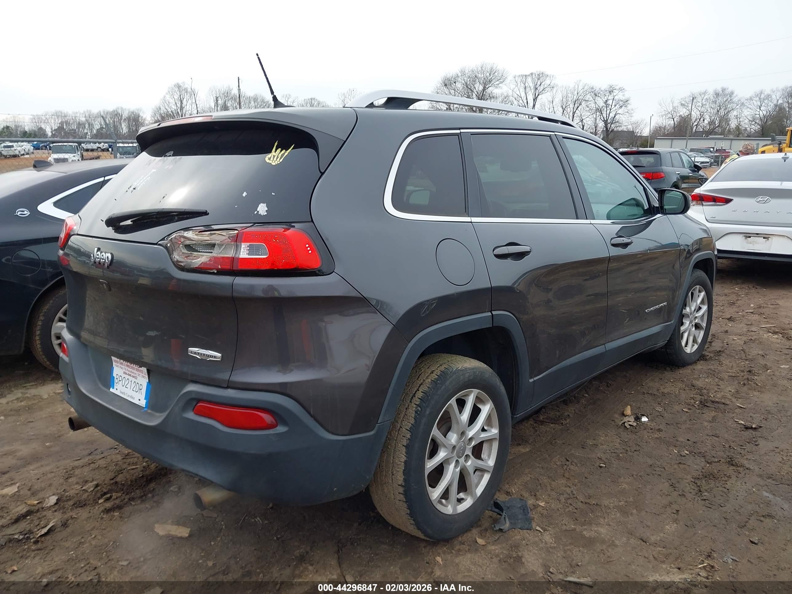 JEEP CHEROKEE image 4