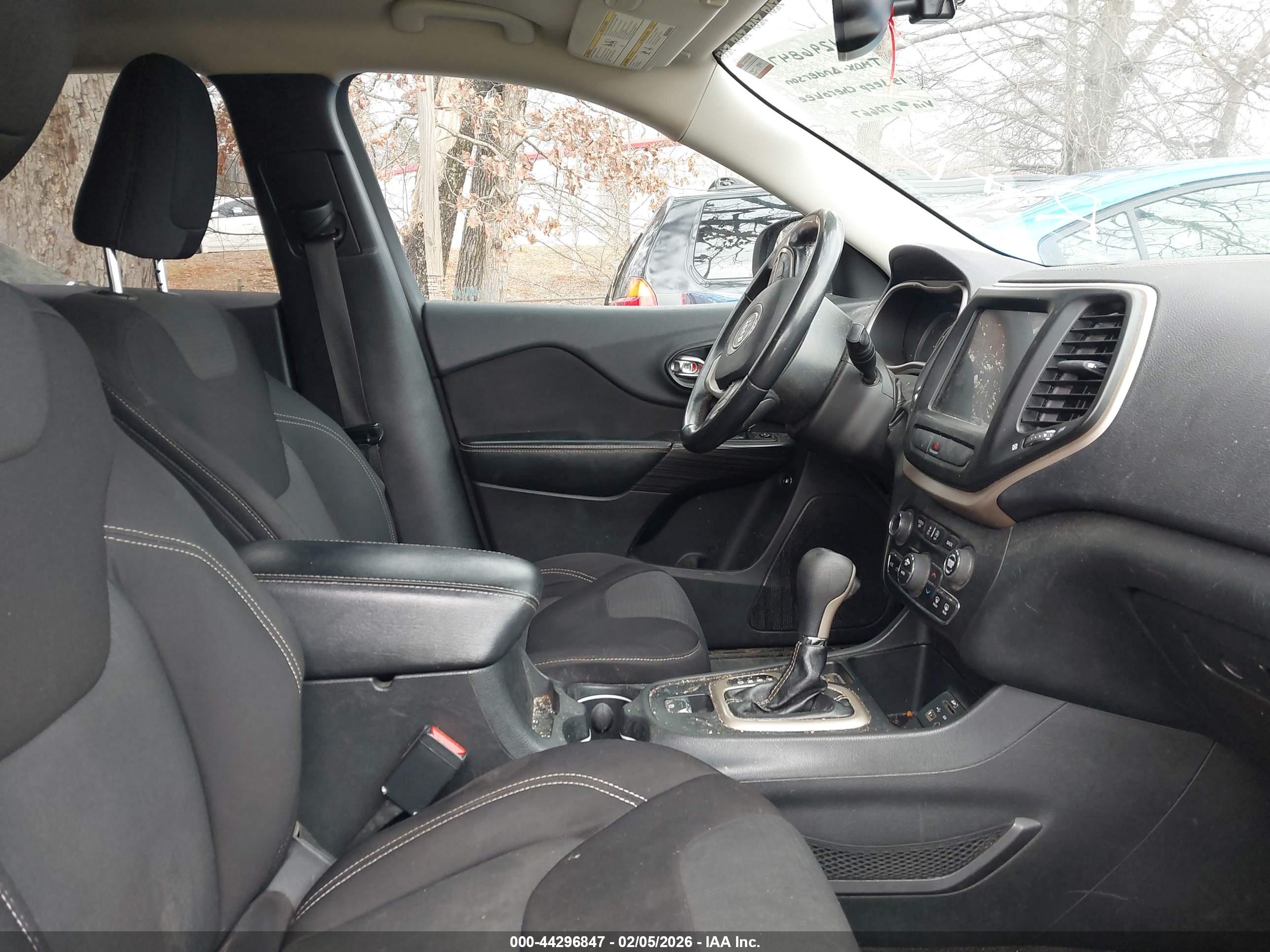 JEEP CHEROKEE image 5