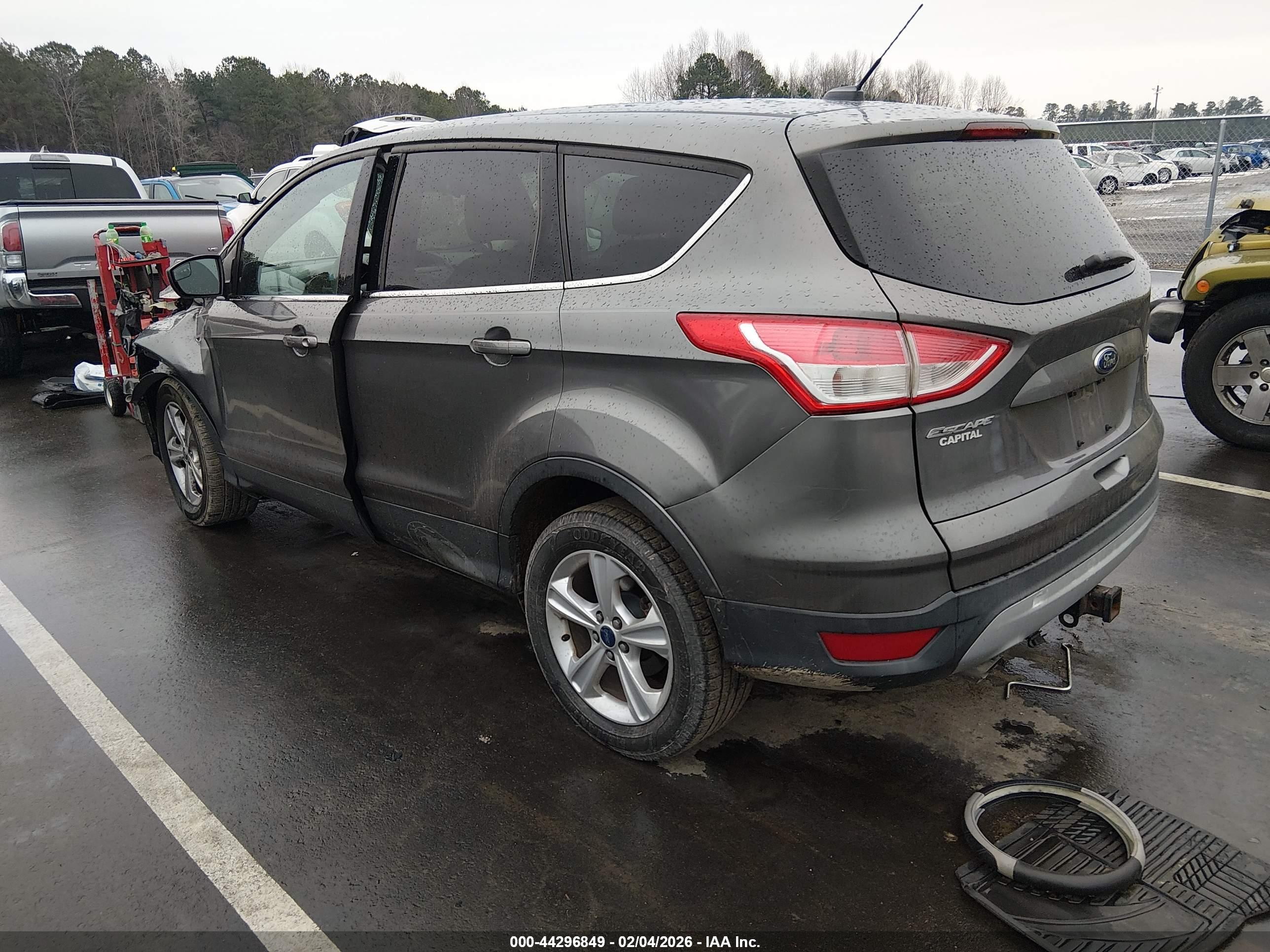 FORD ESCAPE image 3