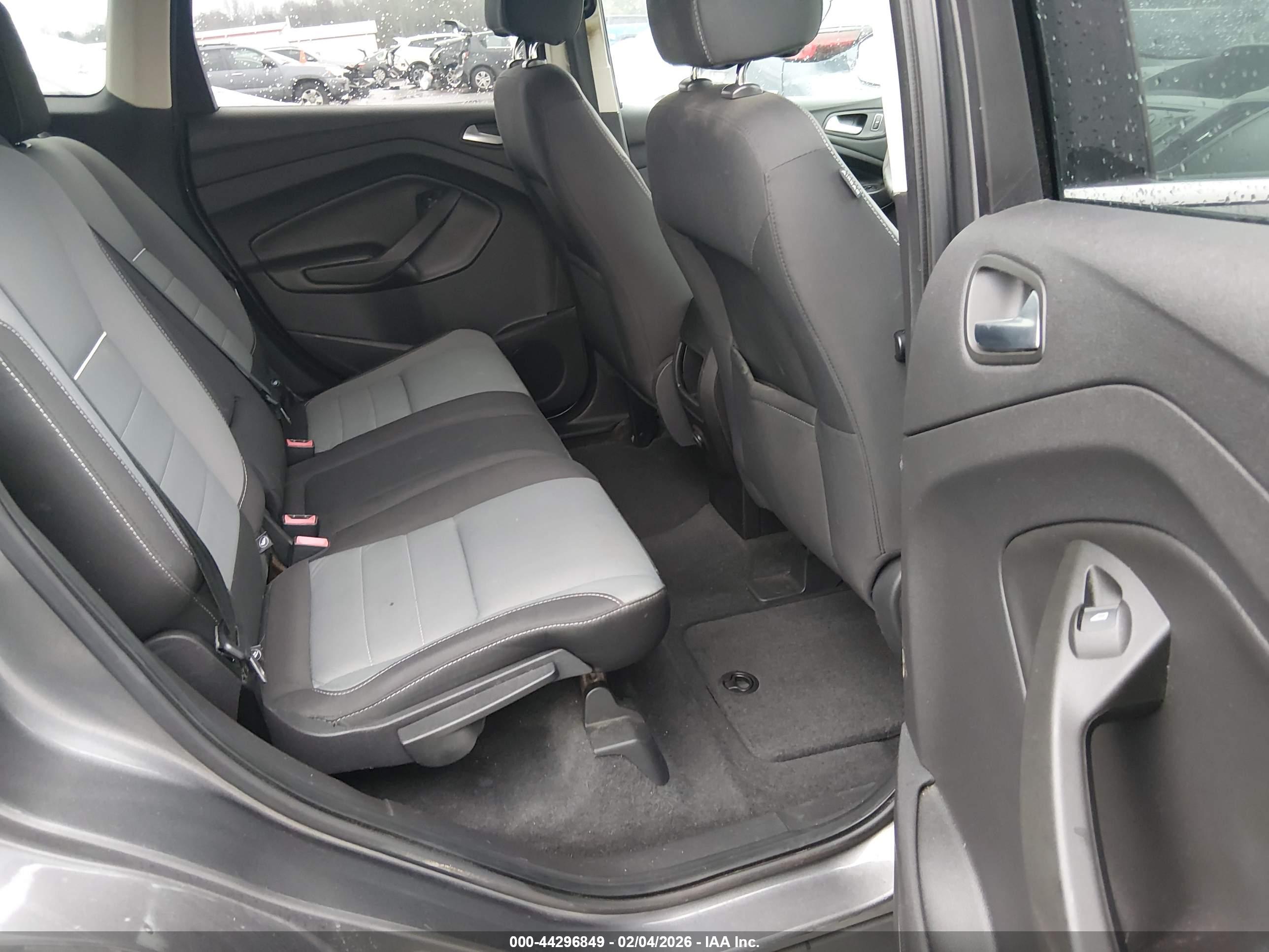 FORD ESCAPE image 8