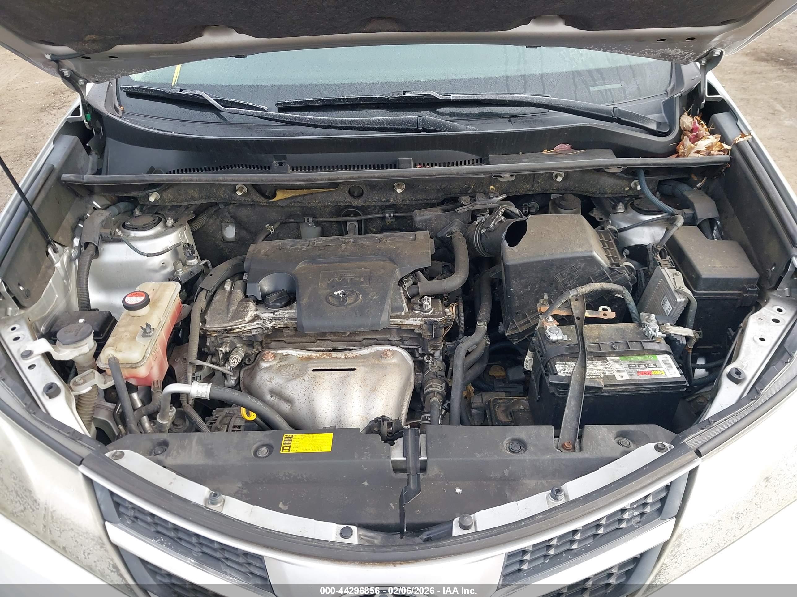 TOYOTA RAV4 image 10