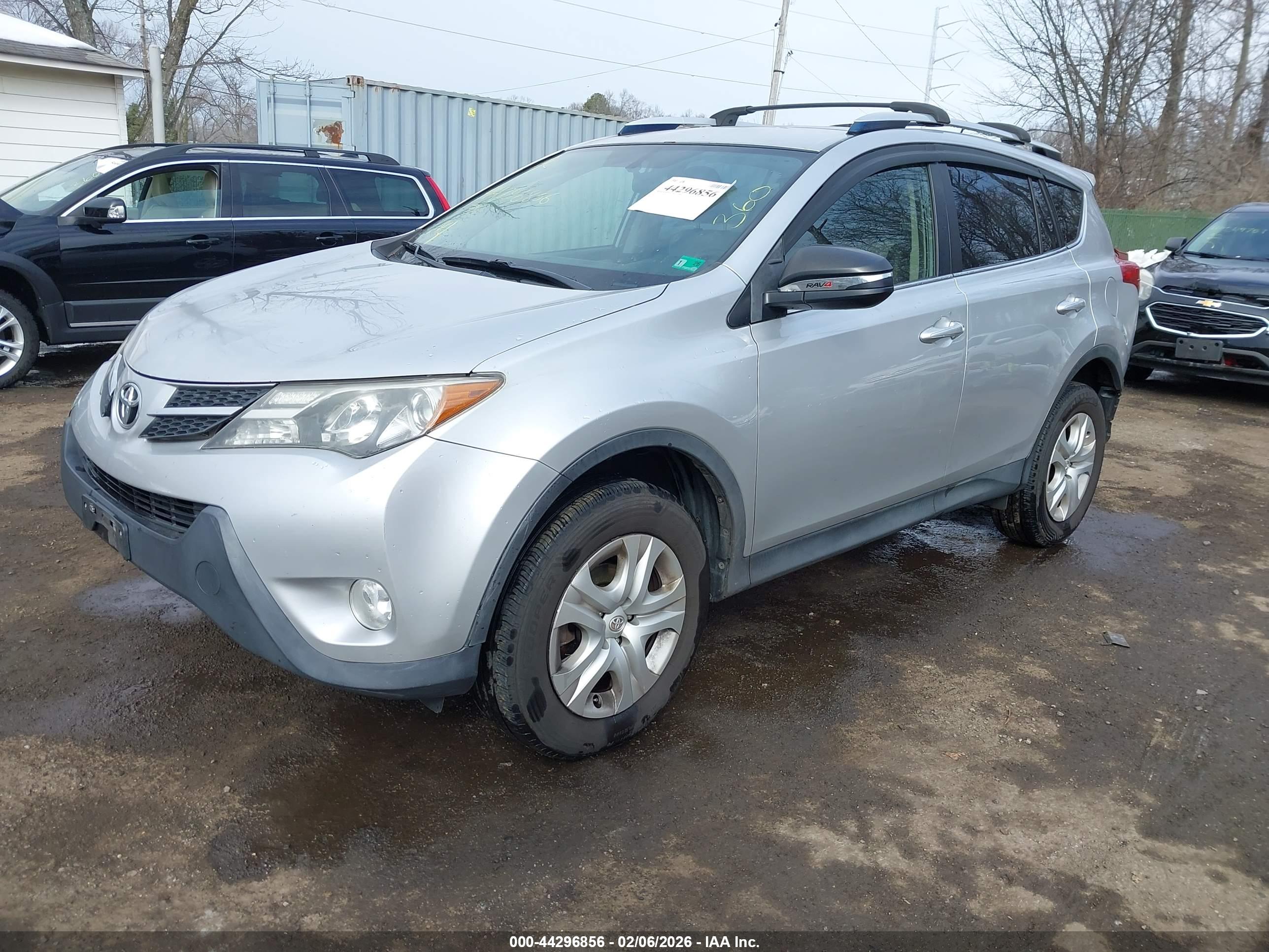 TOYOTA RAV4 image 2