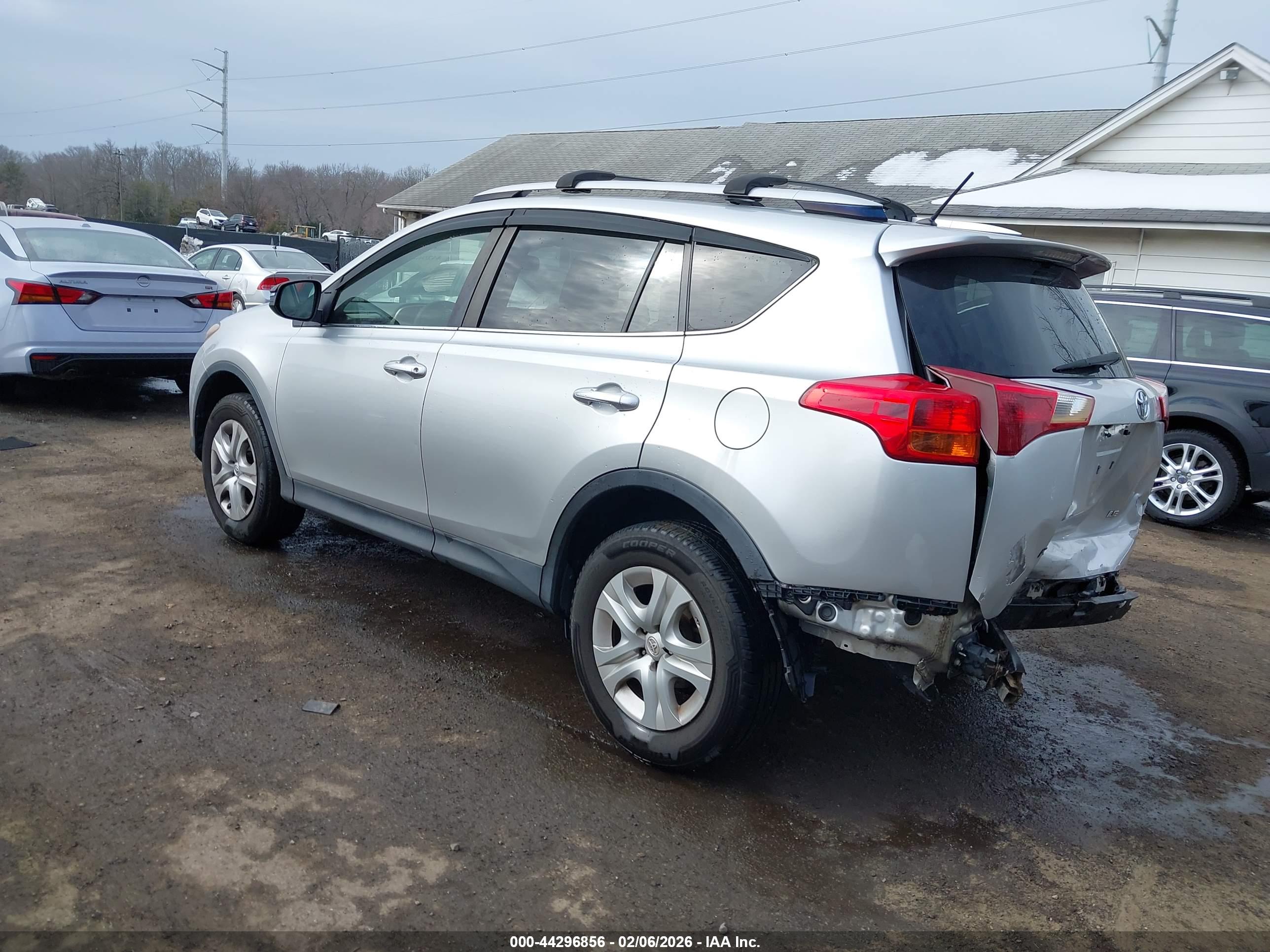 TOYOTA RAV4 image 3