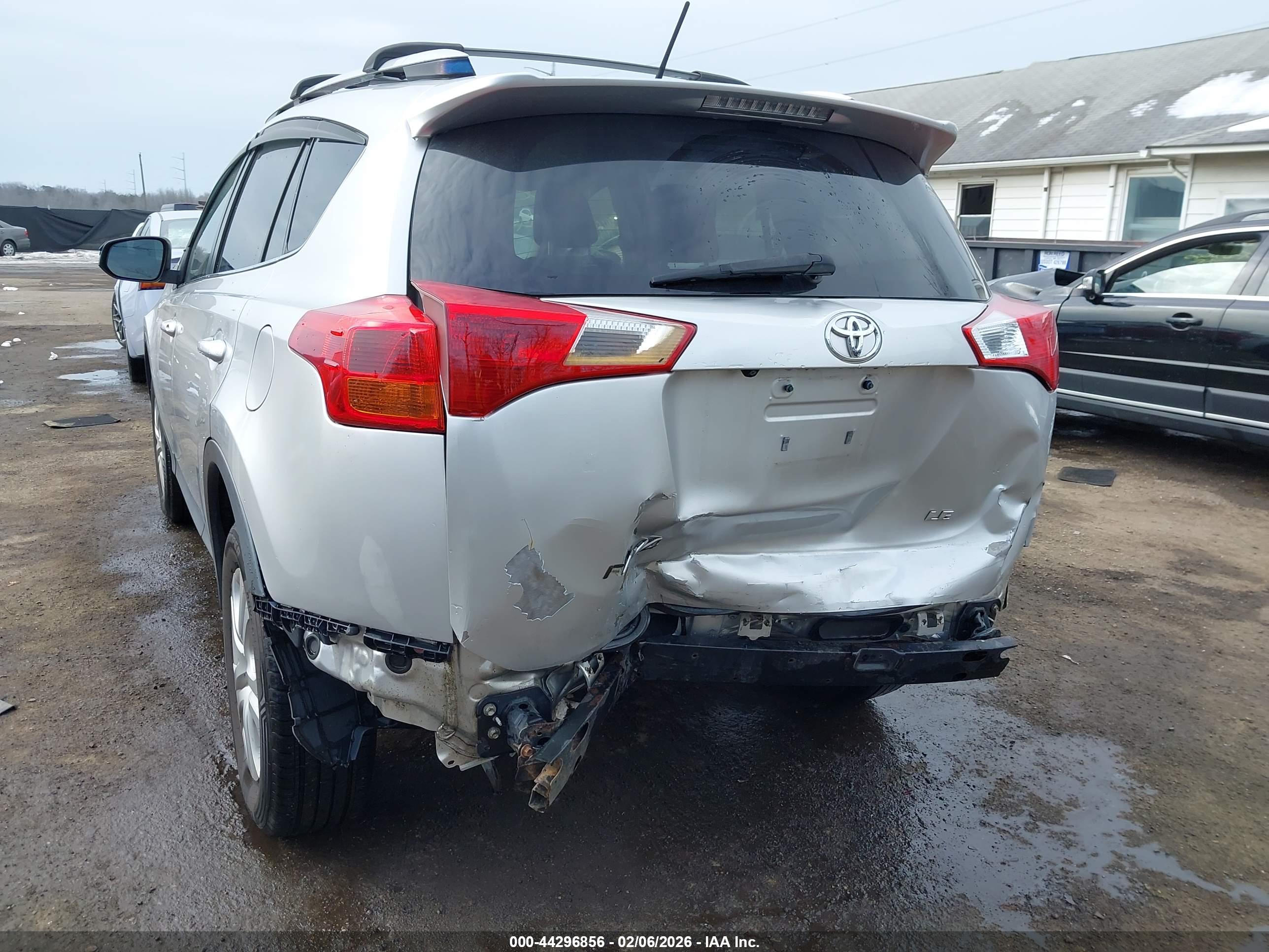 TOYOTA RAV4 image 6