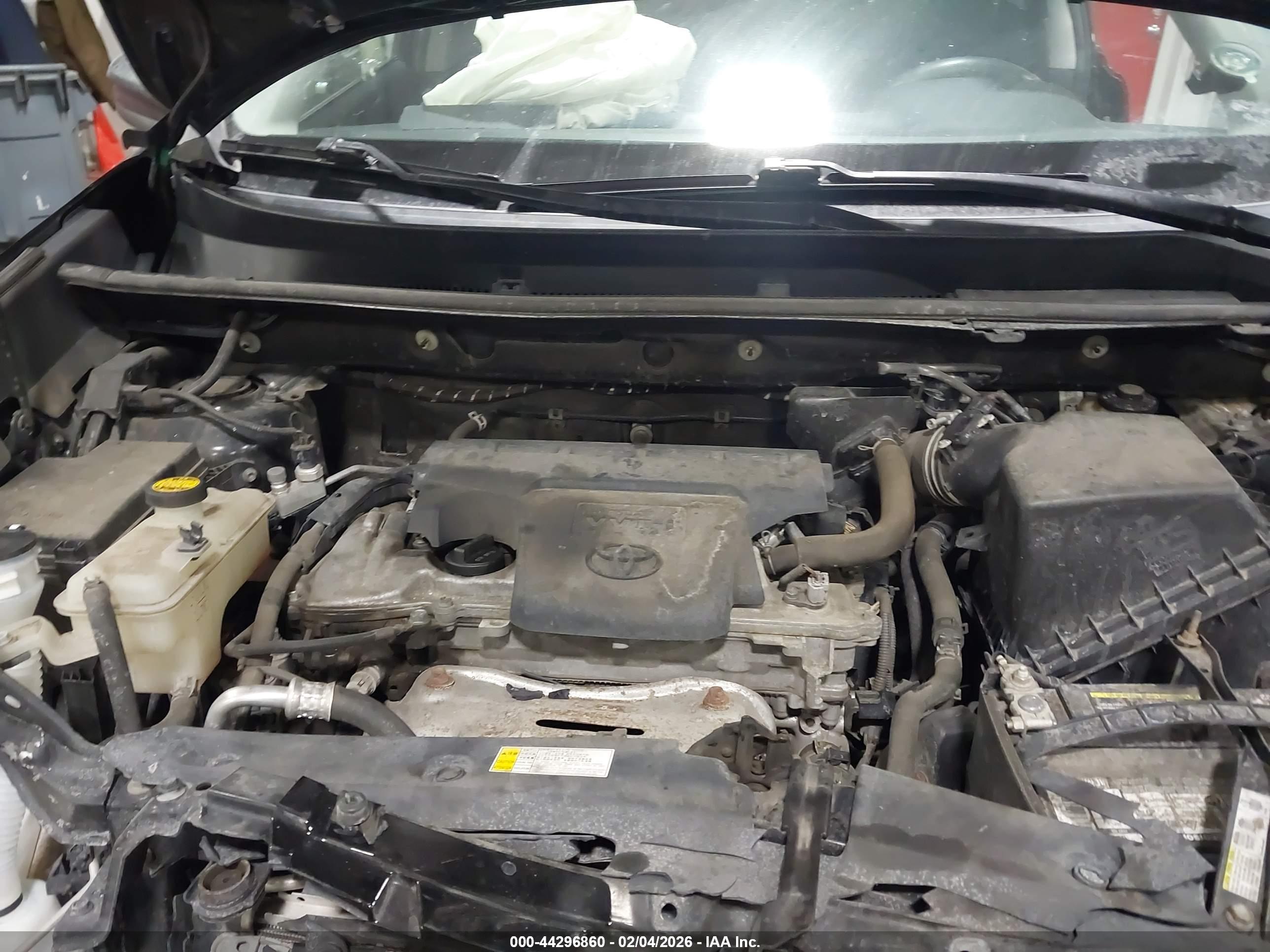 TOYOTA RAV4 image 10