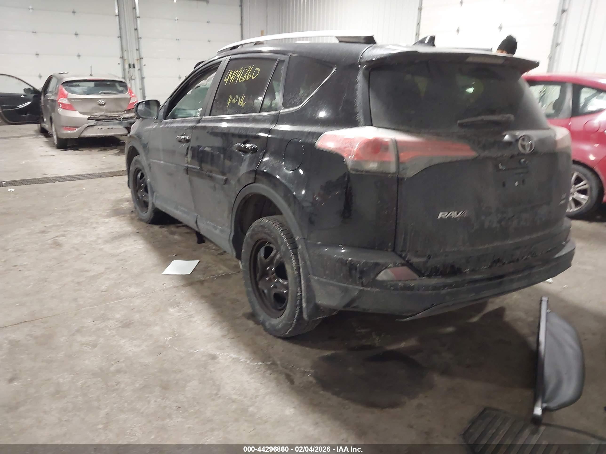 TOYOTA RAV4 image 3