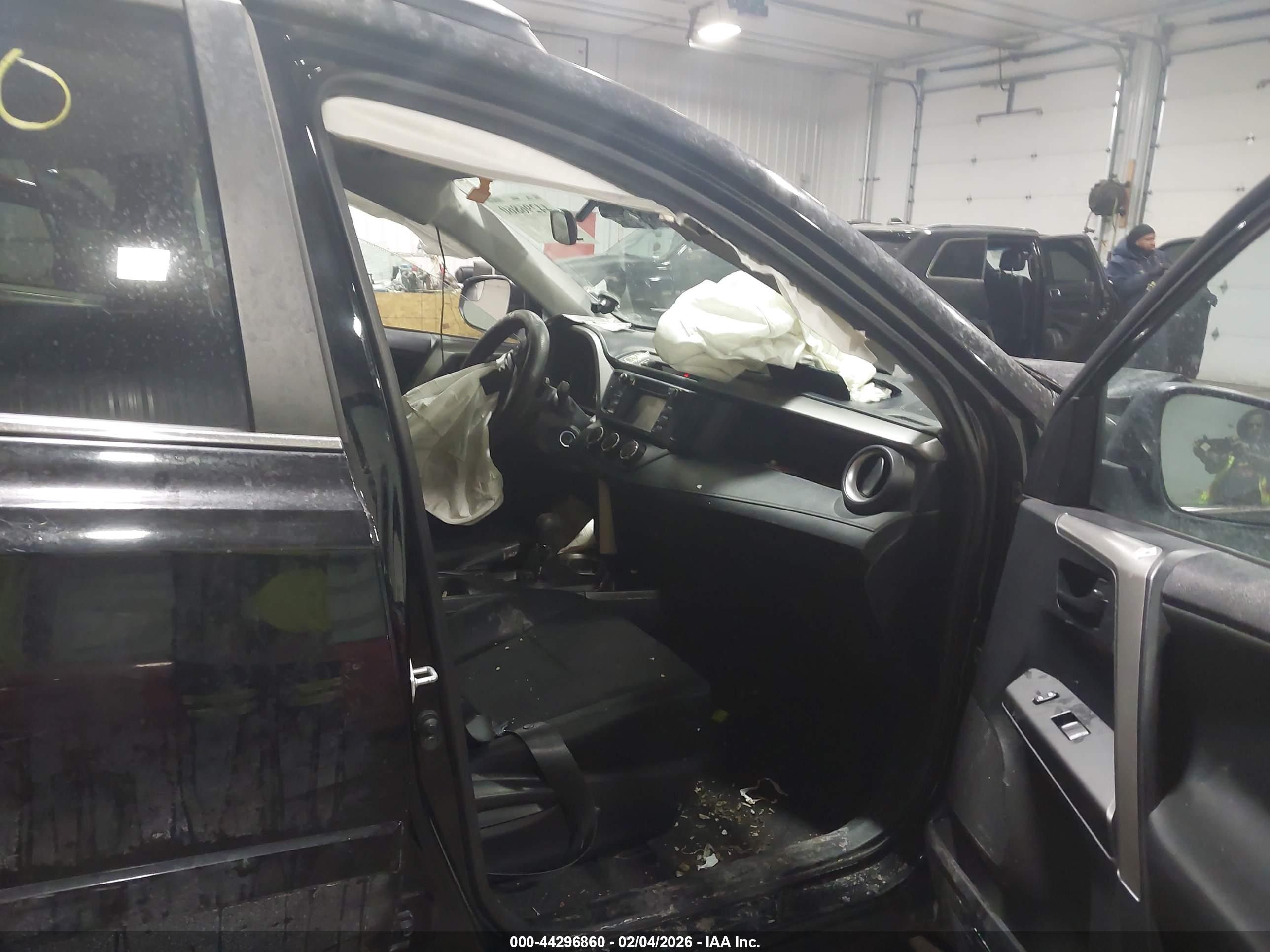 TOYOTA RAV4 image 5