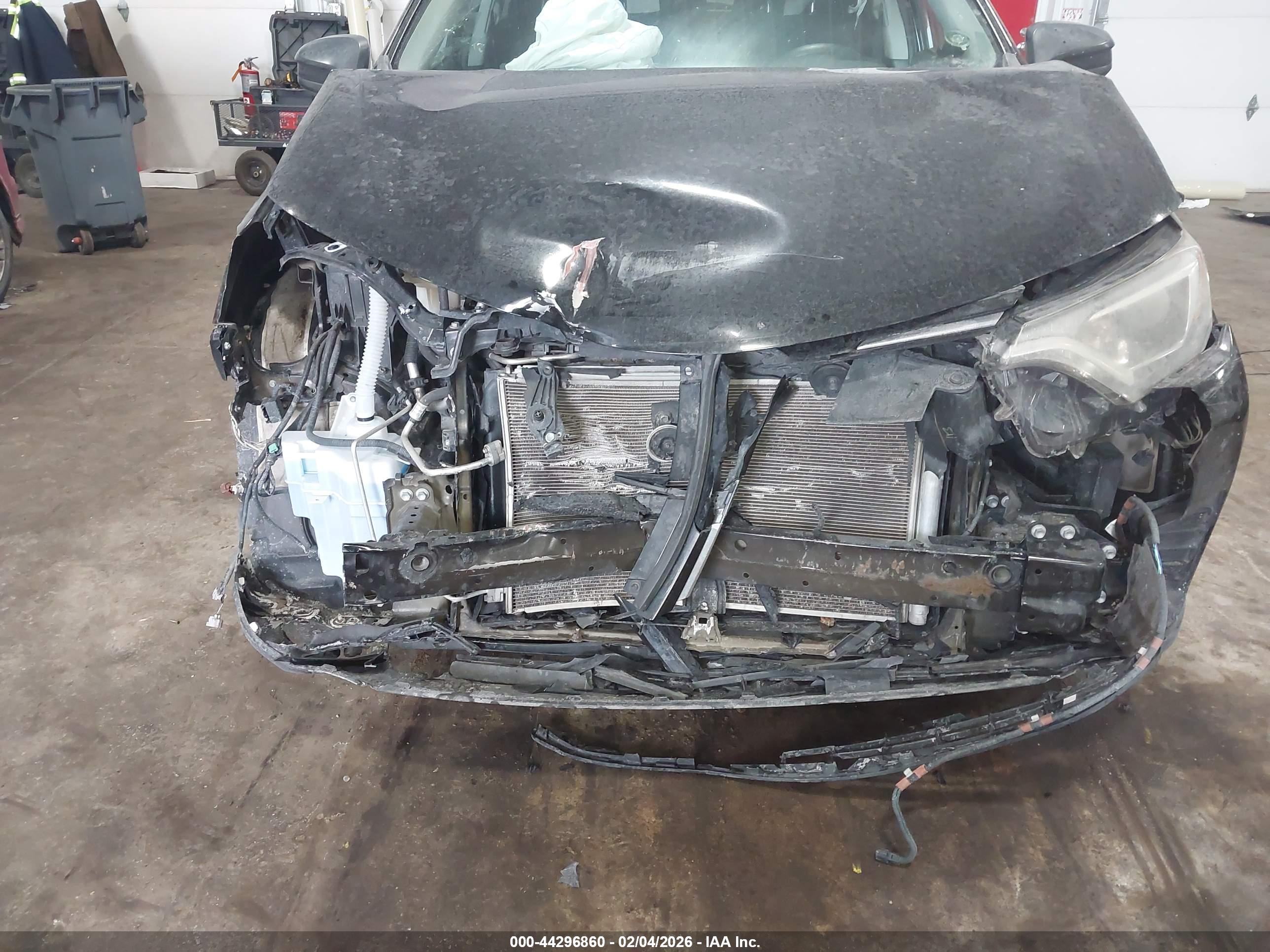 TOYOTA RAV4 image 6