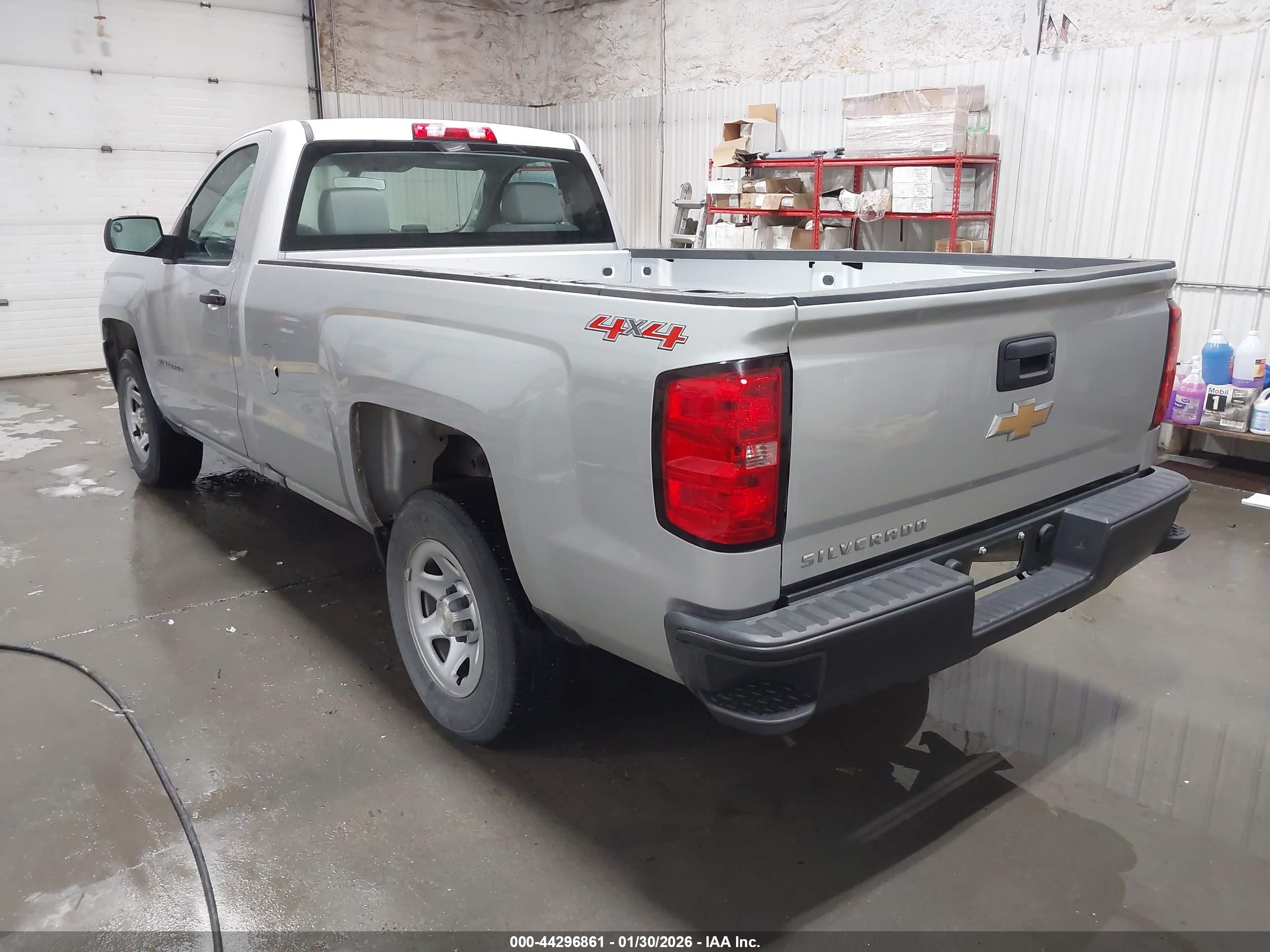 CHEVROLET SILVERADO image 3
