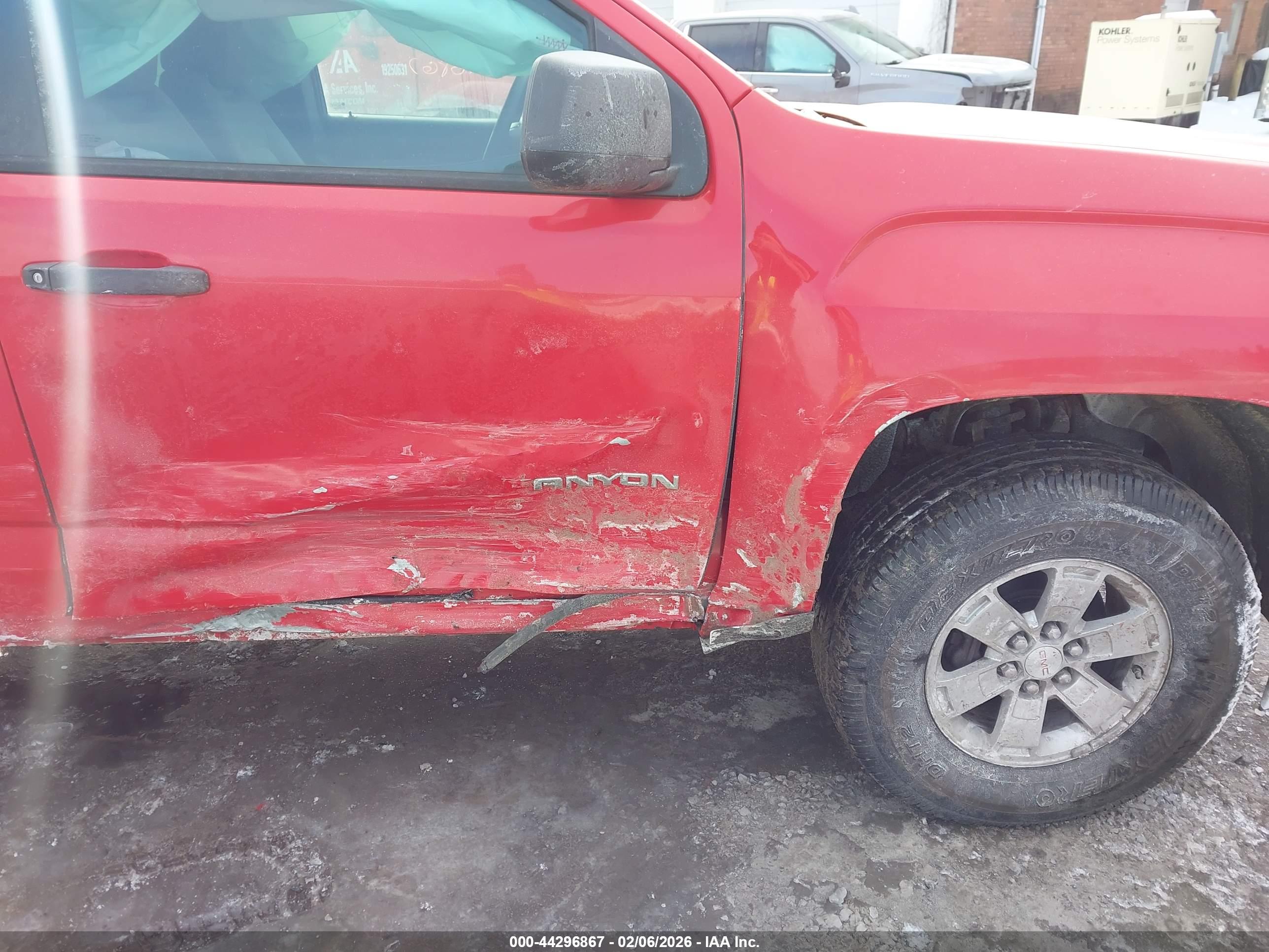GMC CANYON image 6