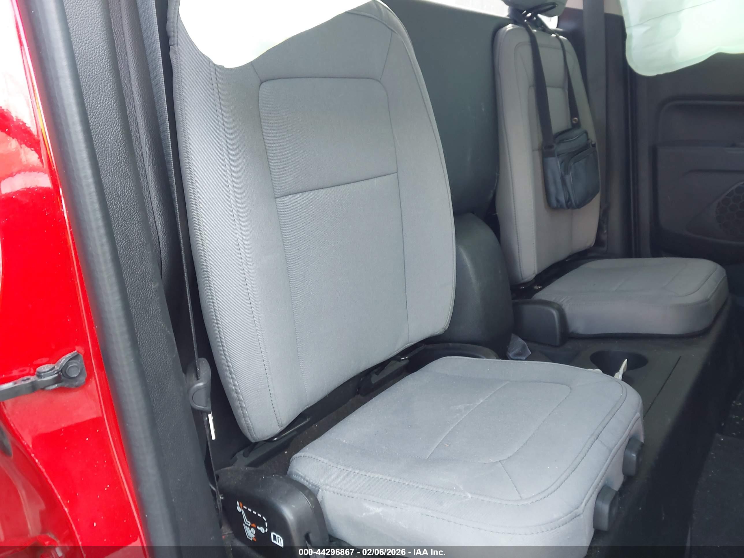 GMC CANYON image 8