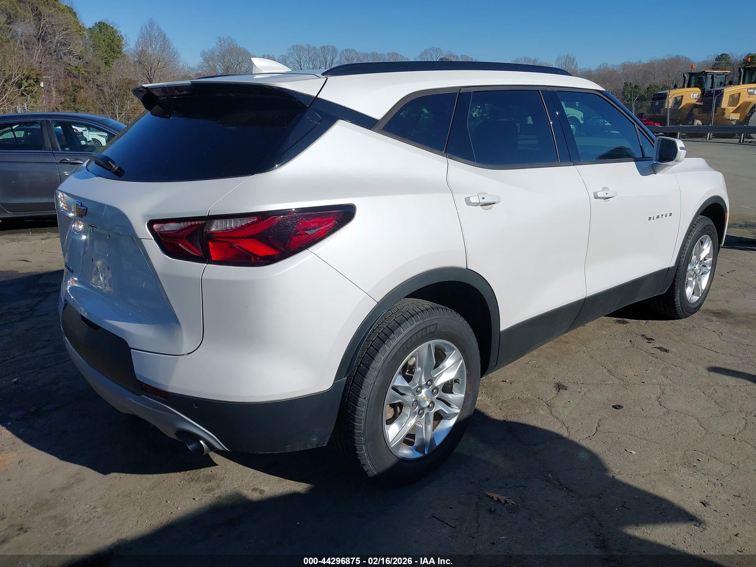 CHEVROLET BLAZER image 4