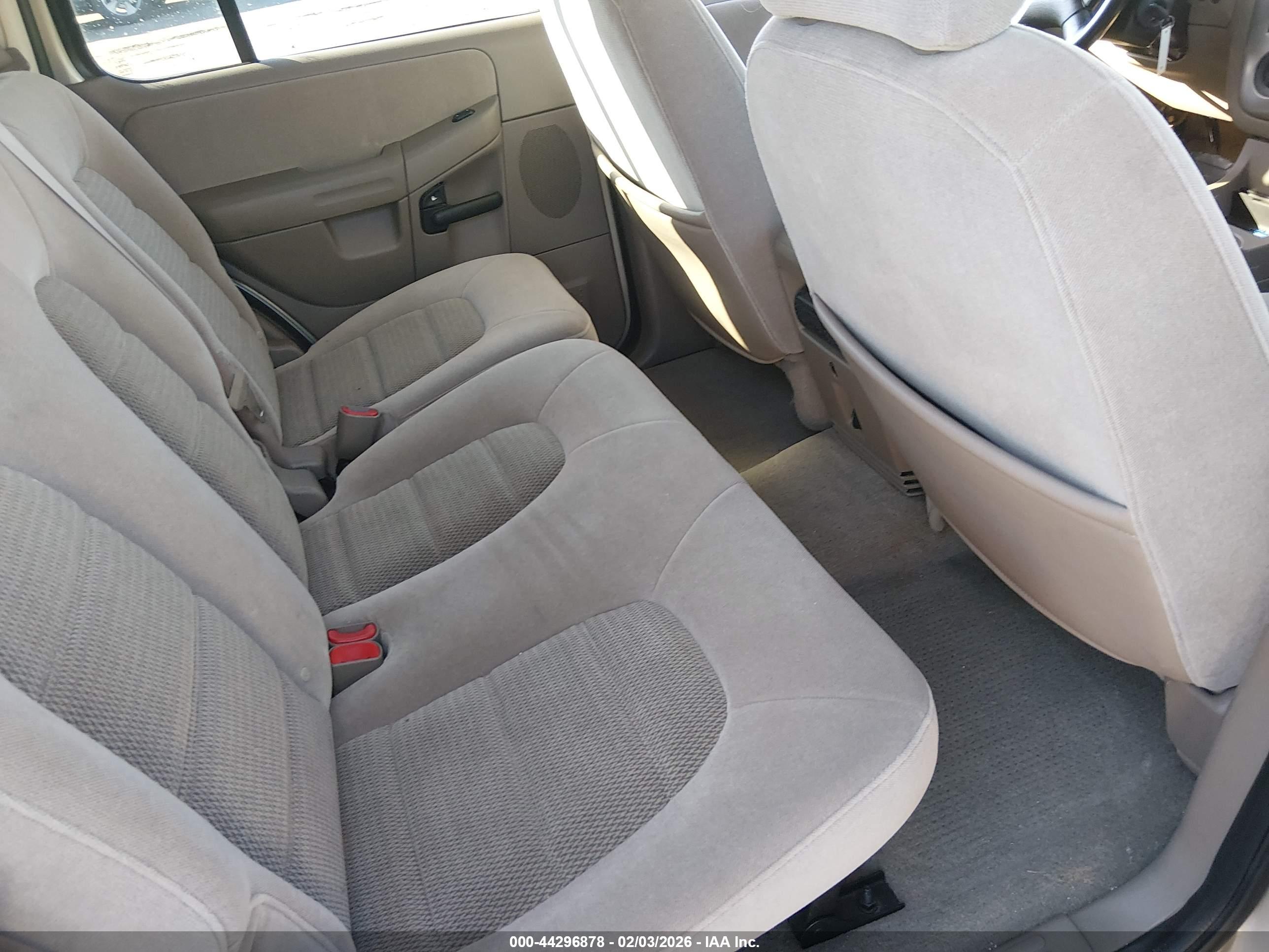 FORD EXPLORER image 8