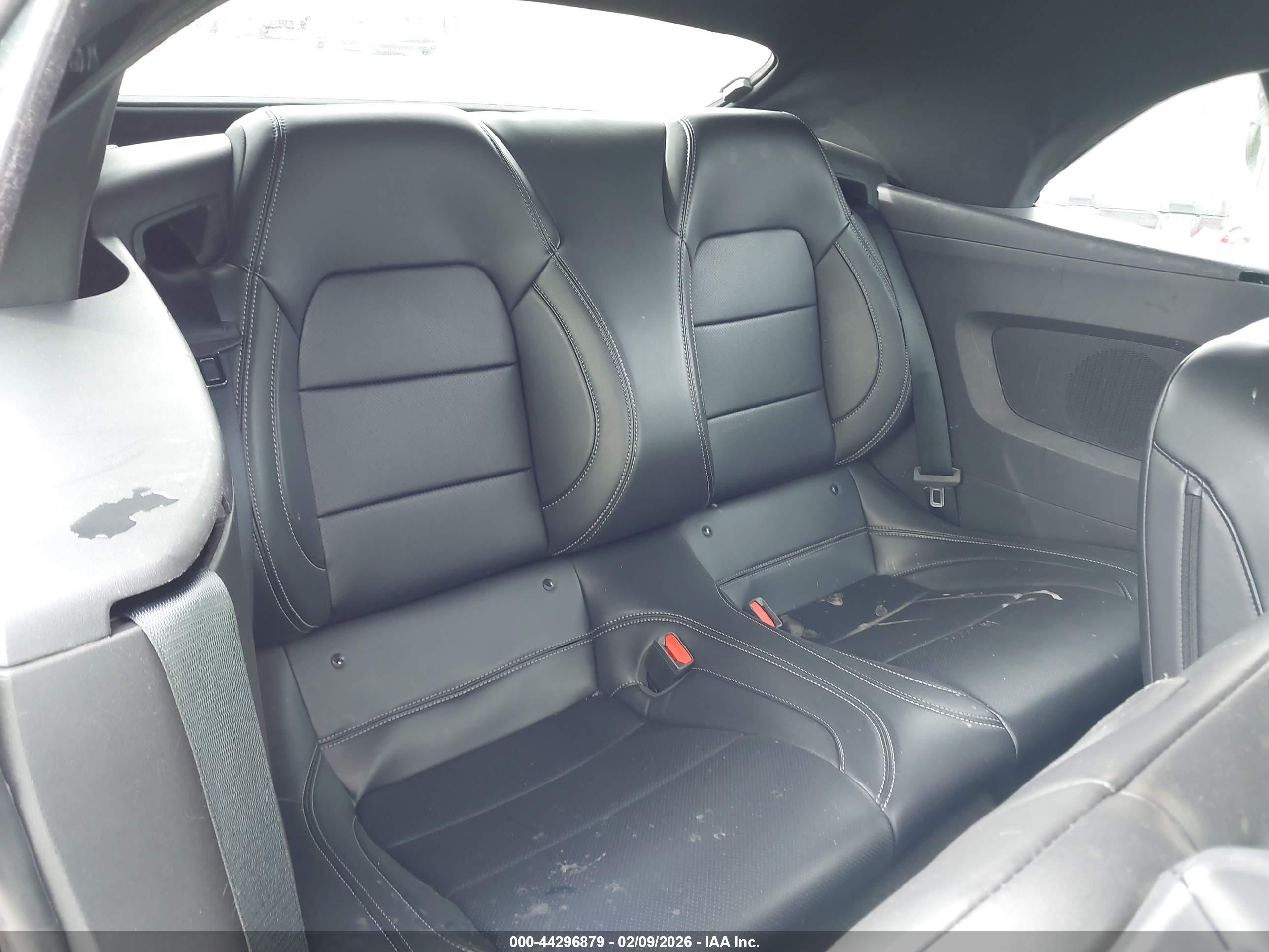 FORD MUSTANG image 8