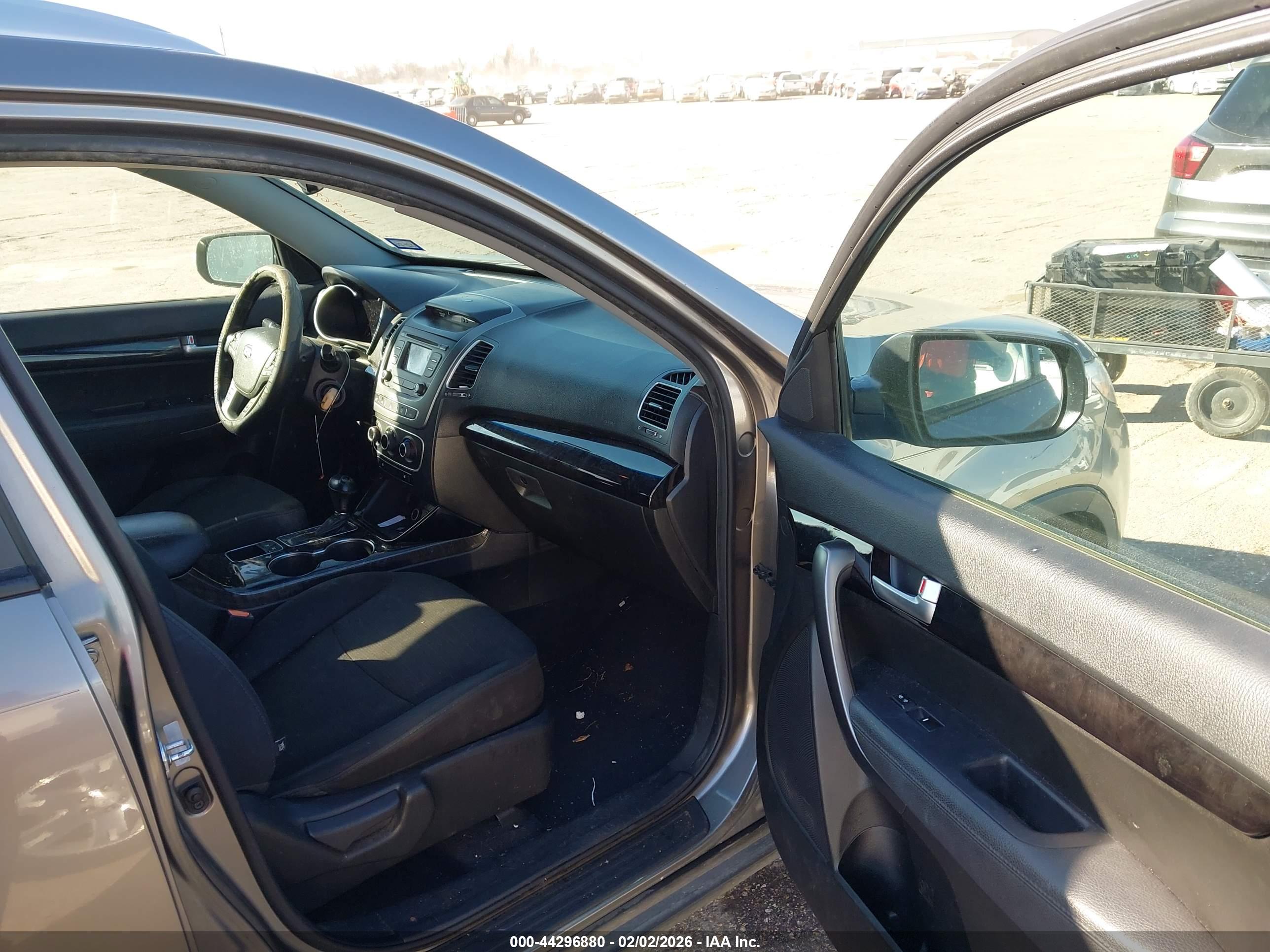 KIA SORENTO image 5