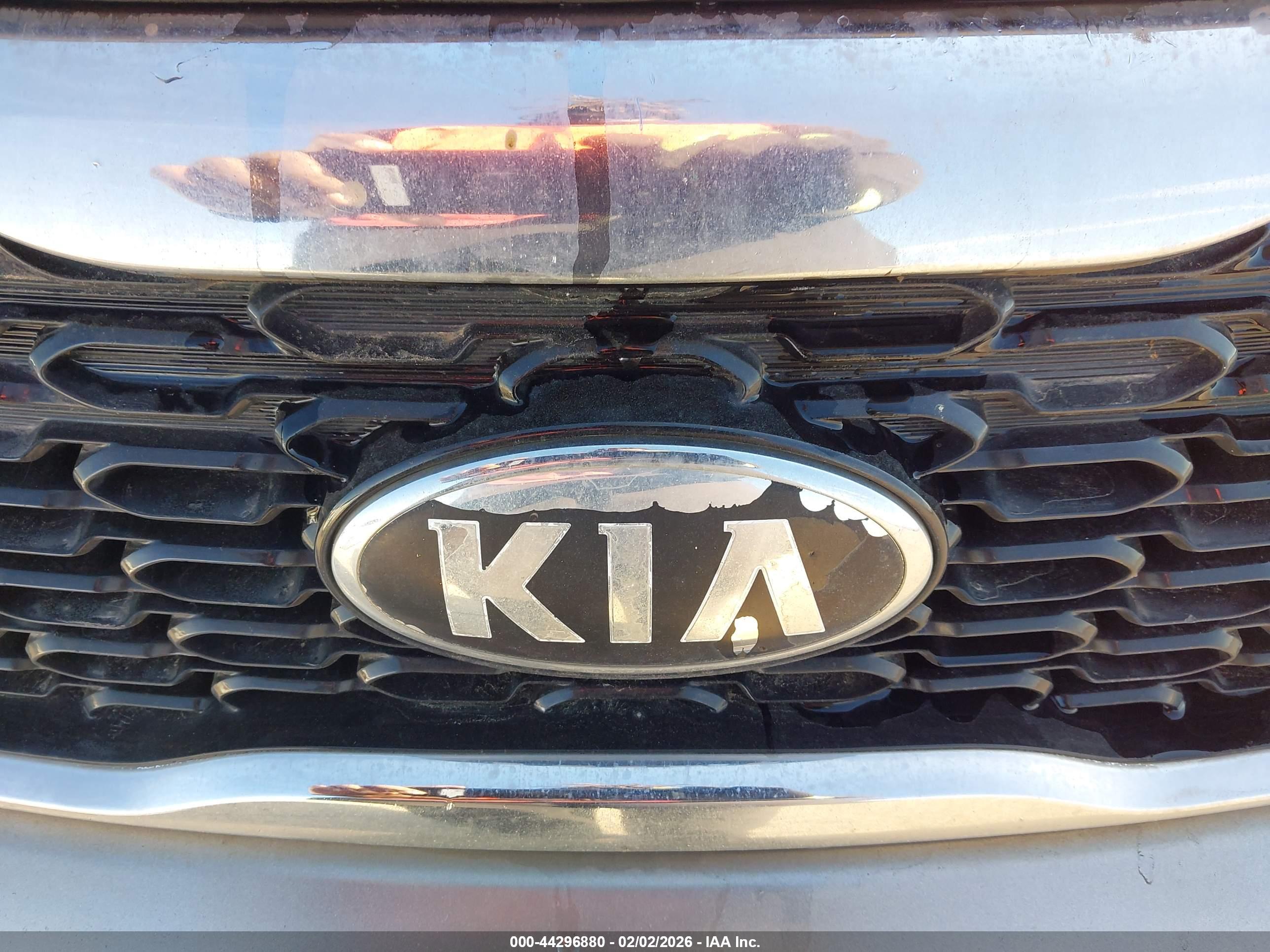 KIA SORENTO image 6