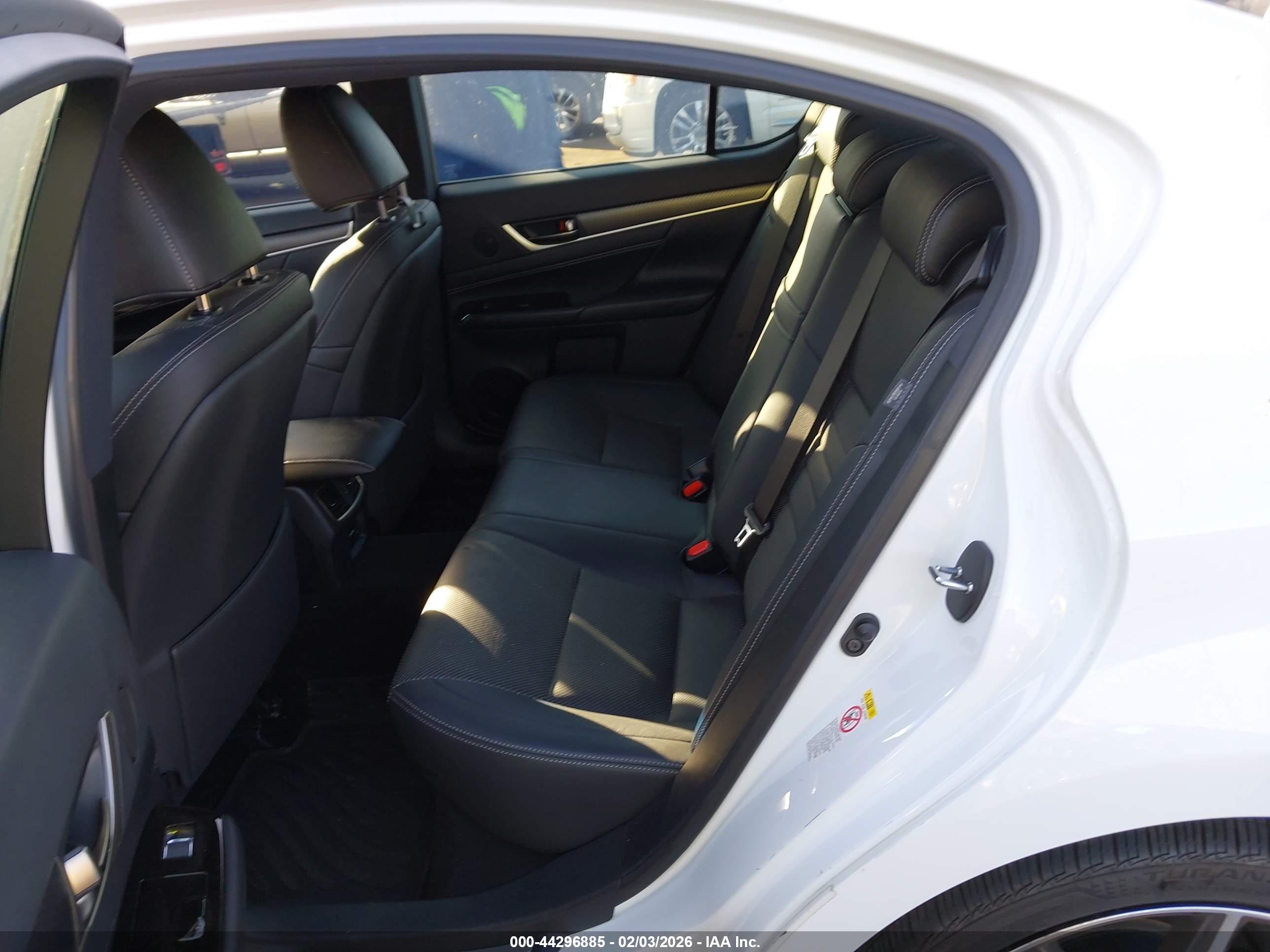LEXUS GS image 8