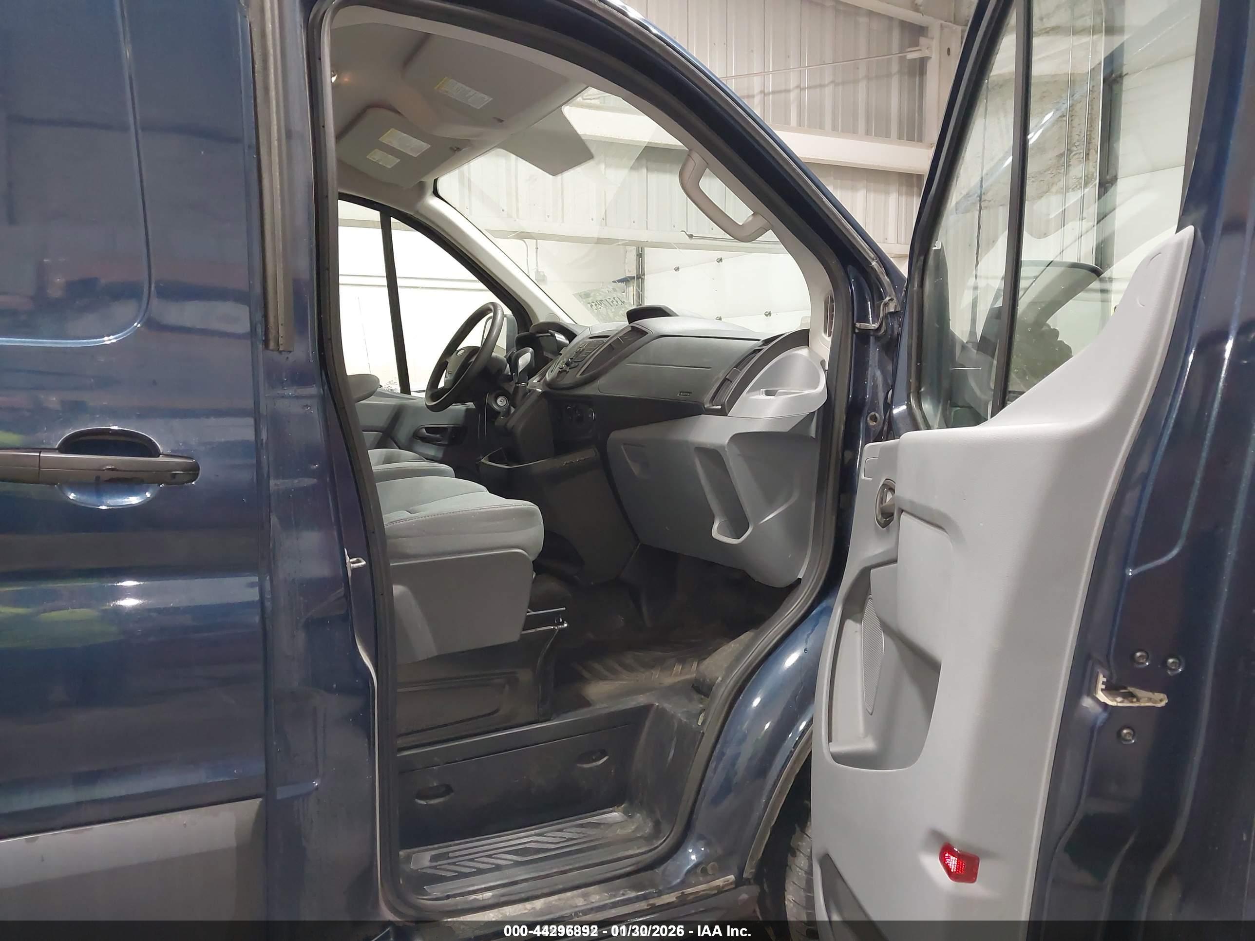 FORD TRANSIT-150 image 5