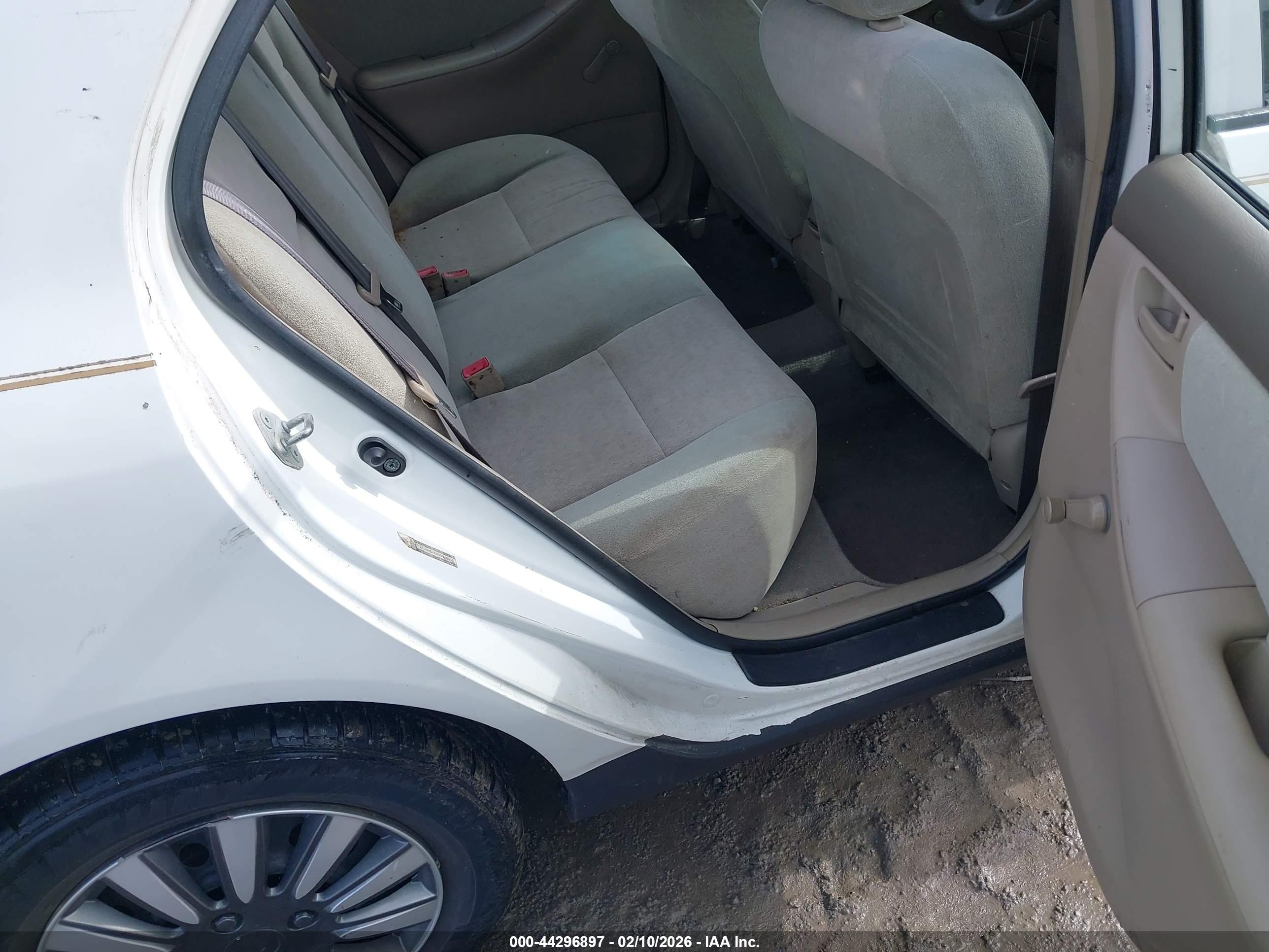 TOYOTA COROLLA image 8