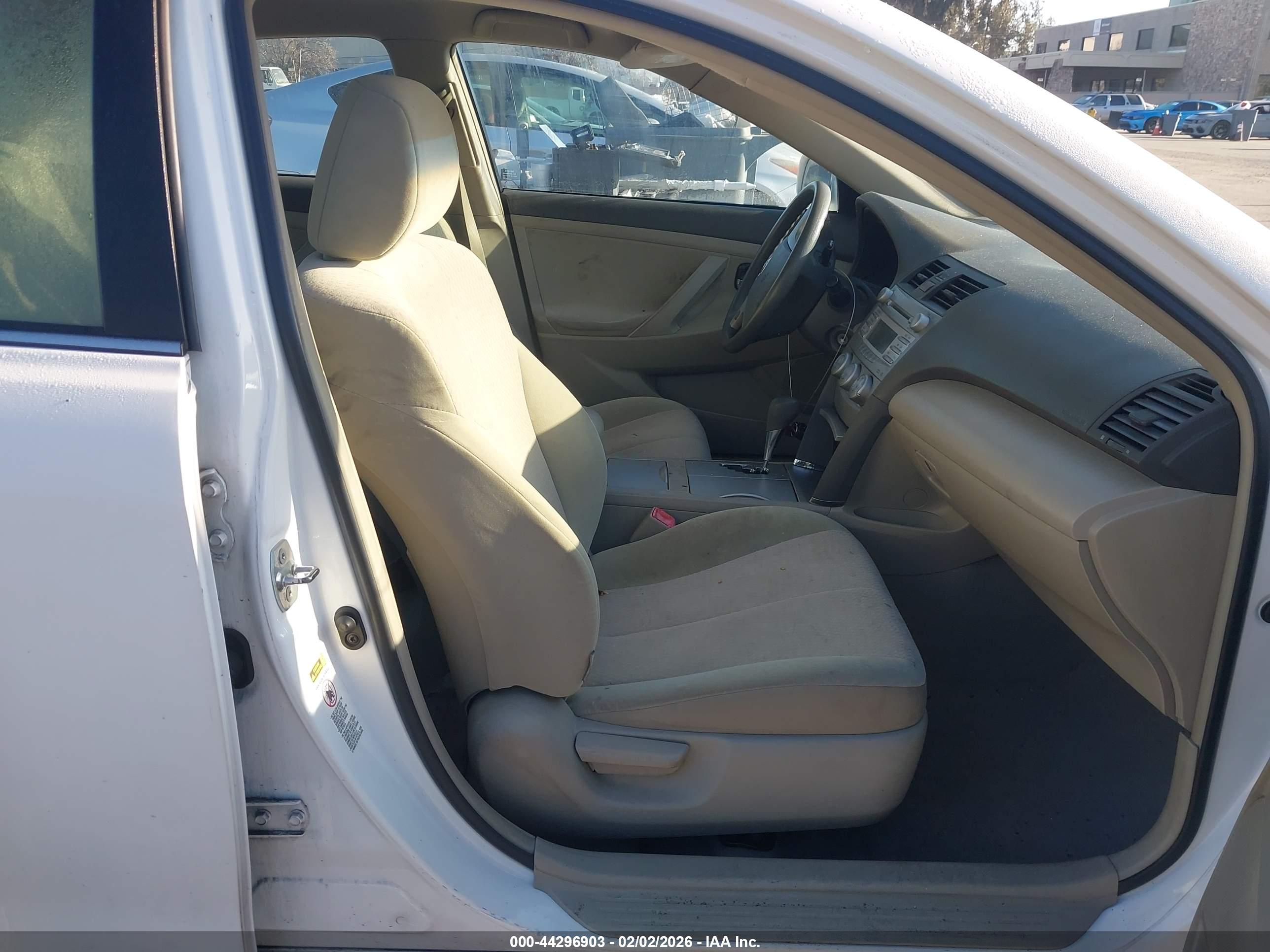 TOYOTA CAMRY image 5