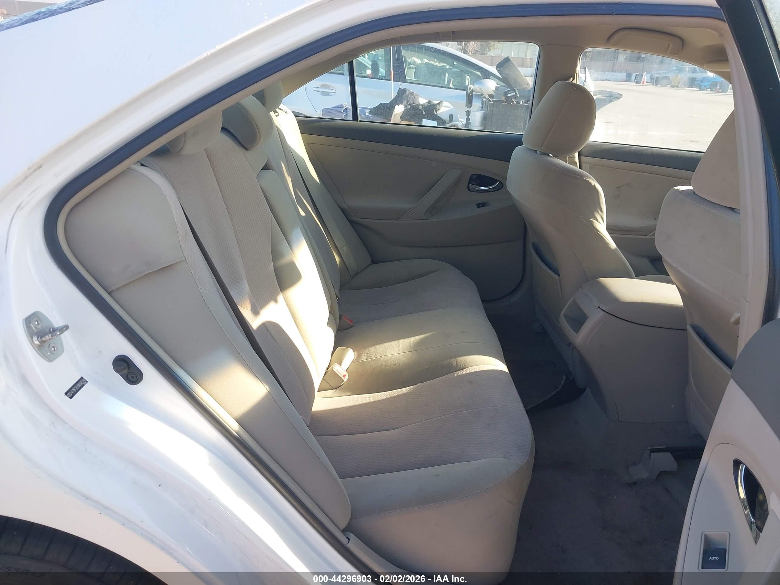 TOYOTA CAMRY image 8