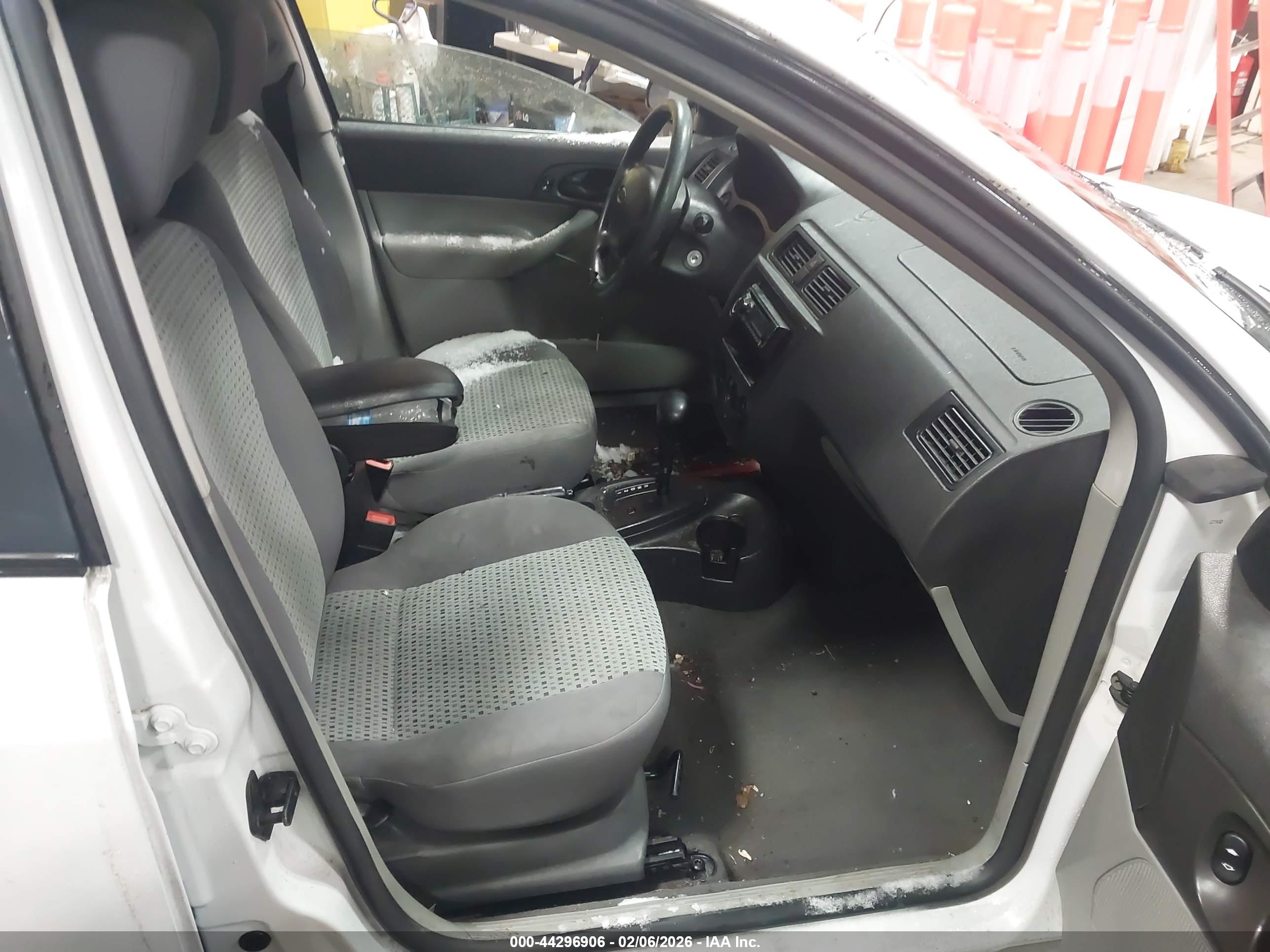 FORD FOCUS image 5