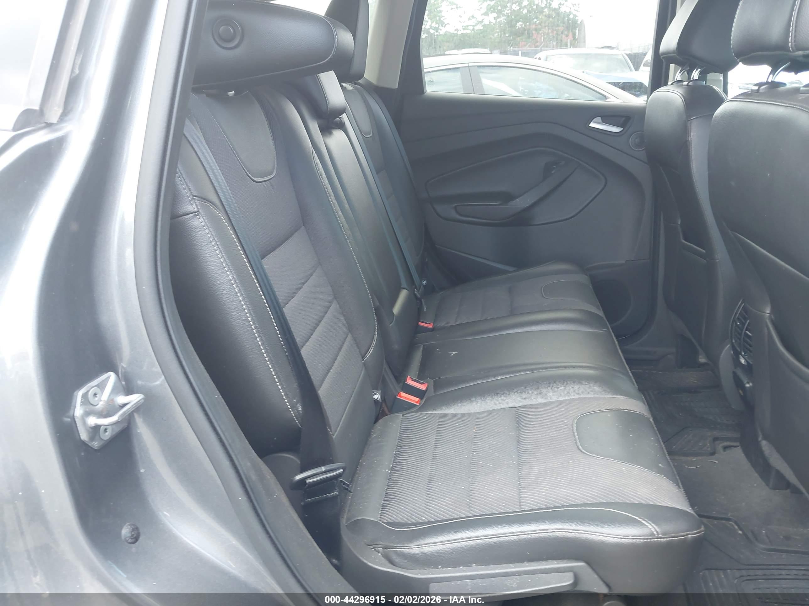 FORD ESCAPE image 8