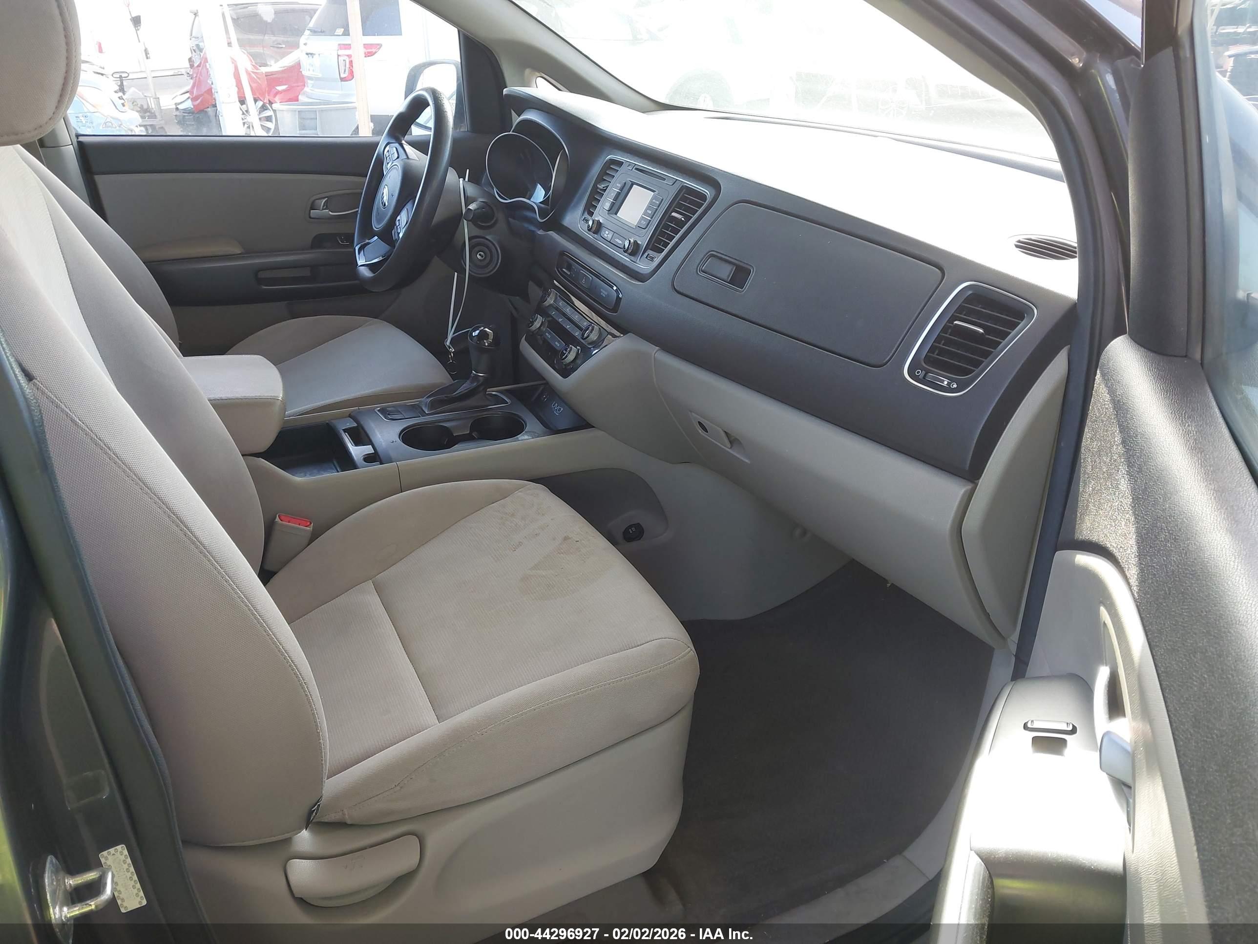 KIA SEDONA image 5