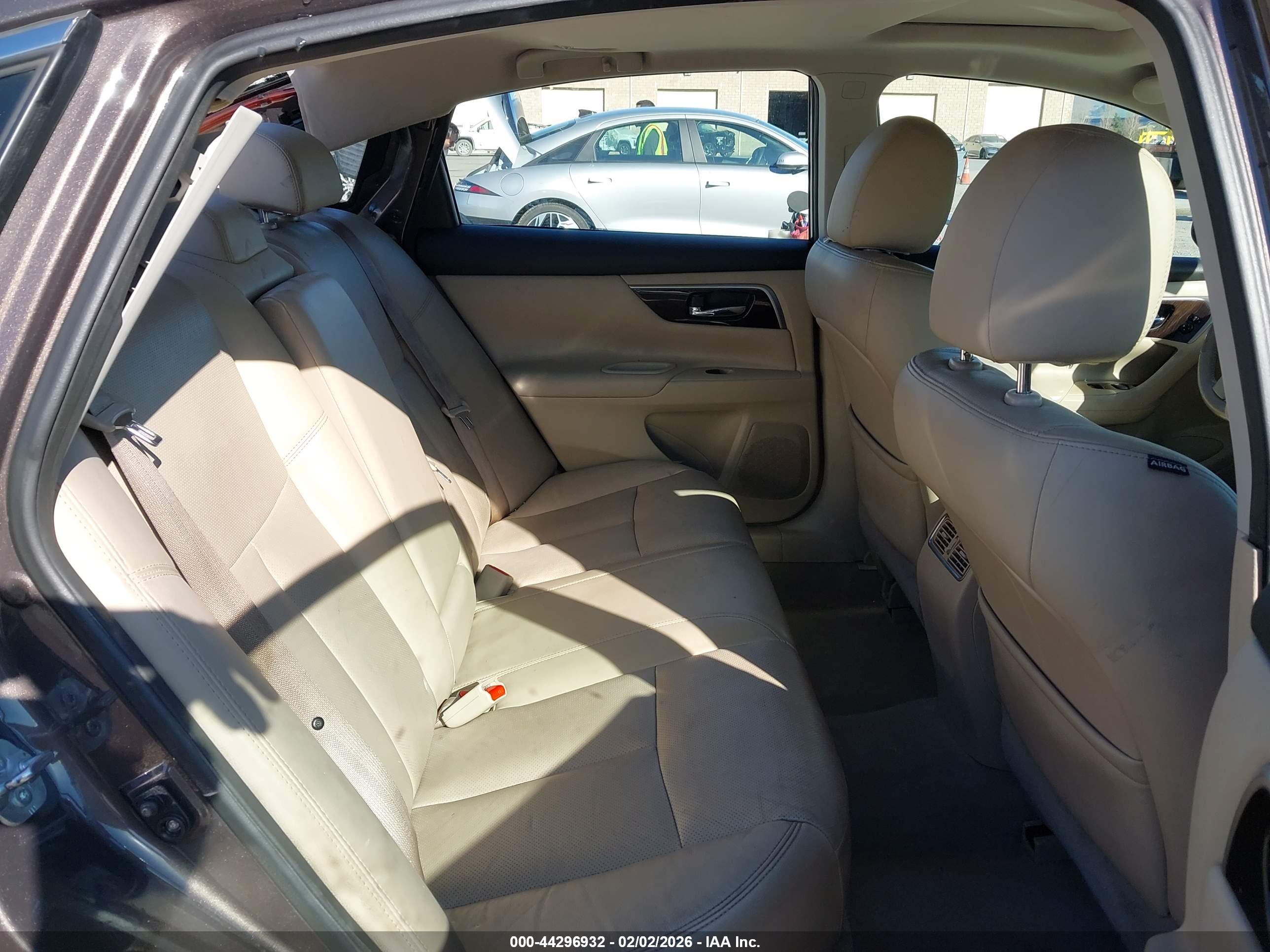 NISSAN ALTIMA image 8
