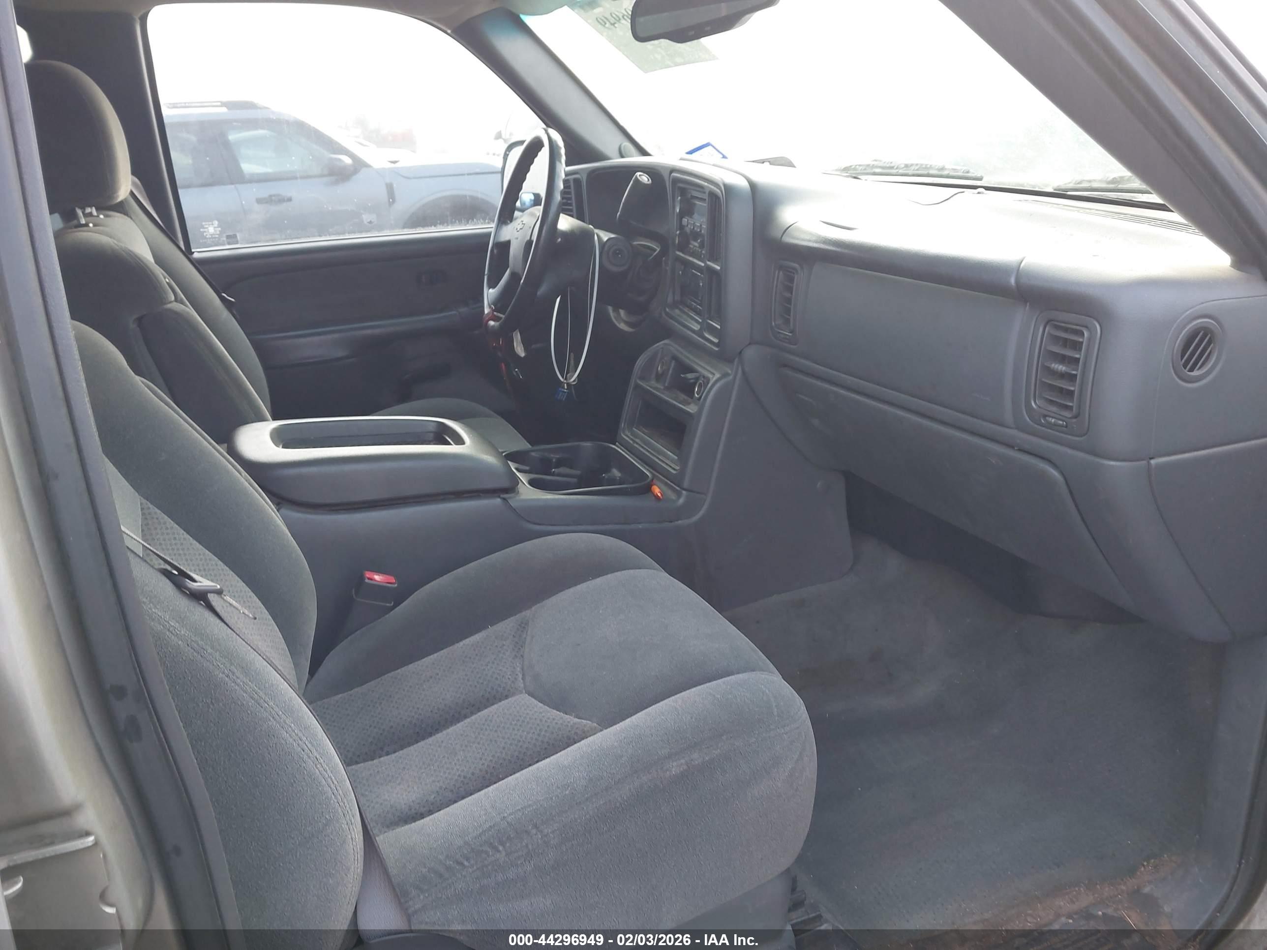 CHEVROLET SILVERADO image 5