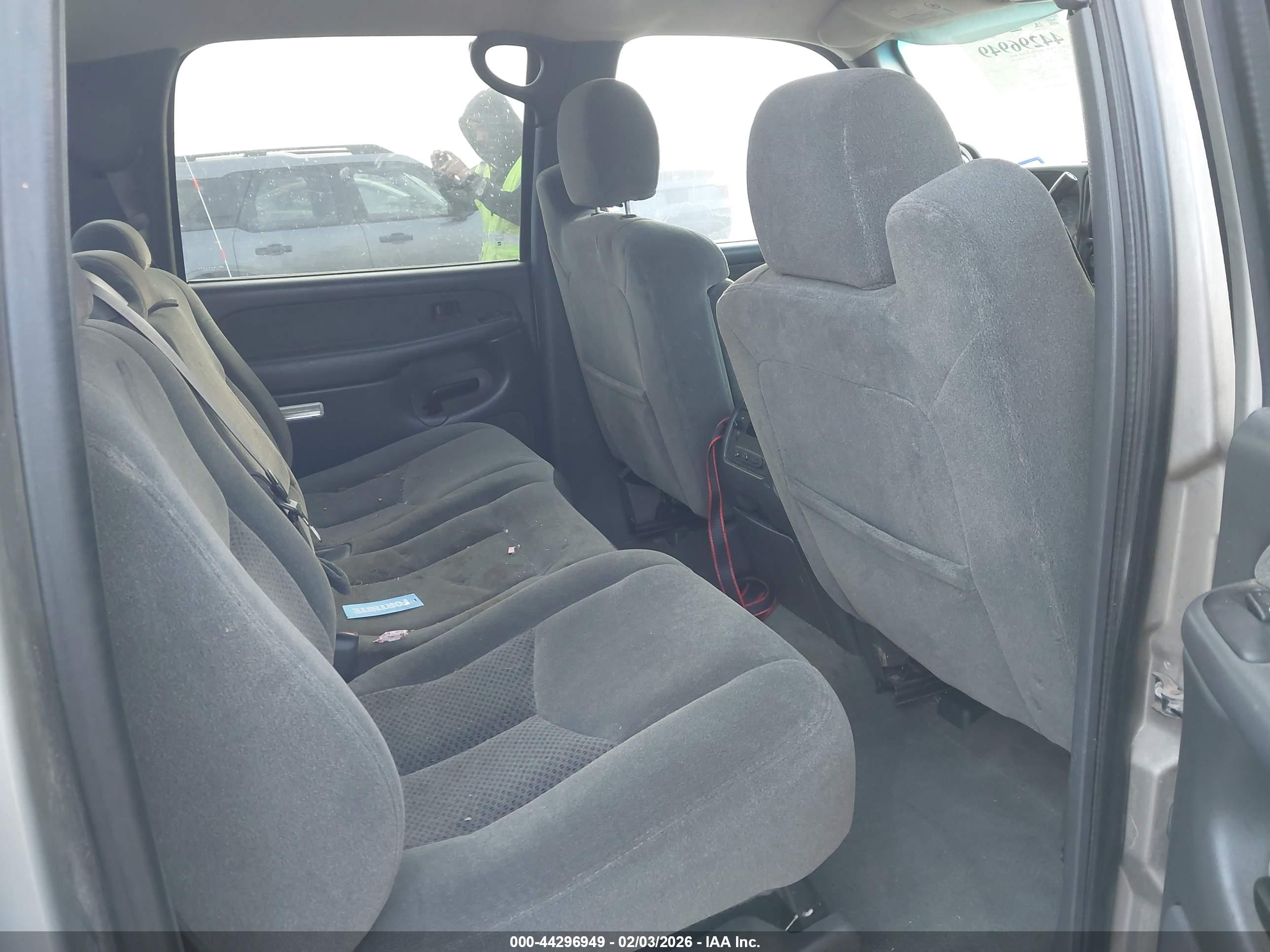 CHEVROLET SILVERADO image 8