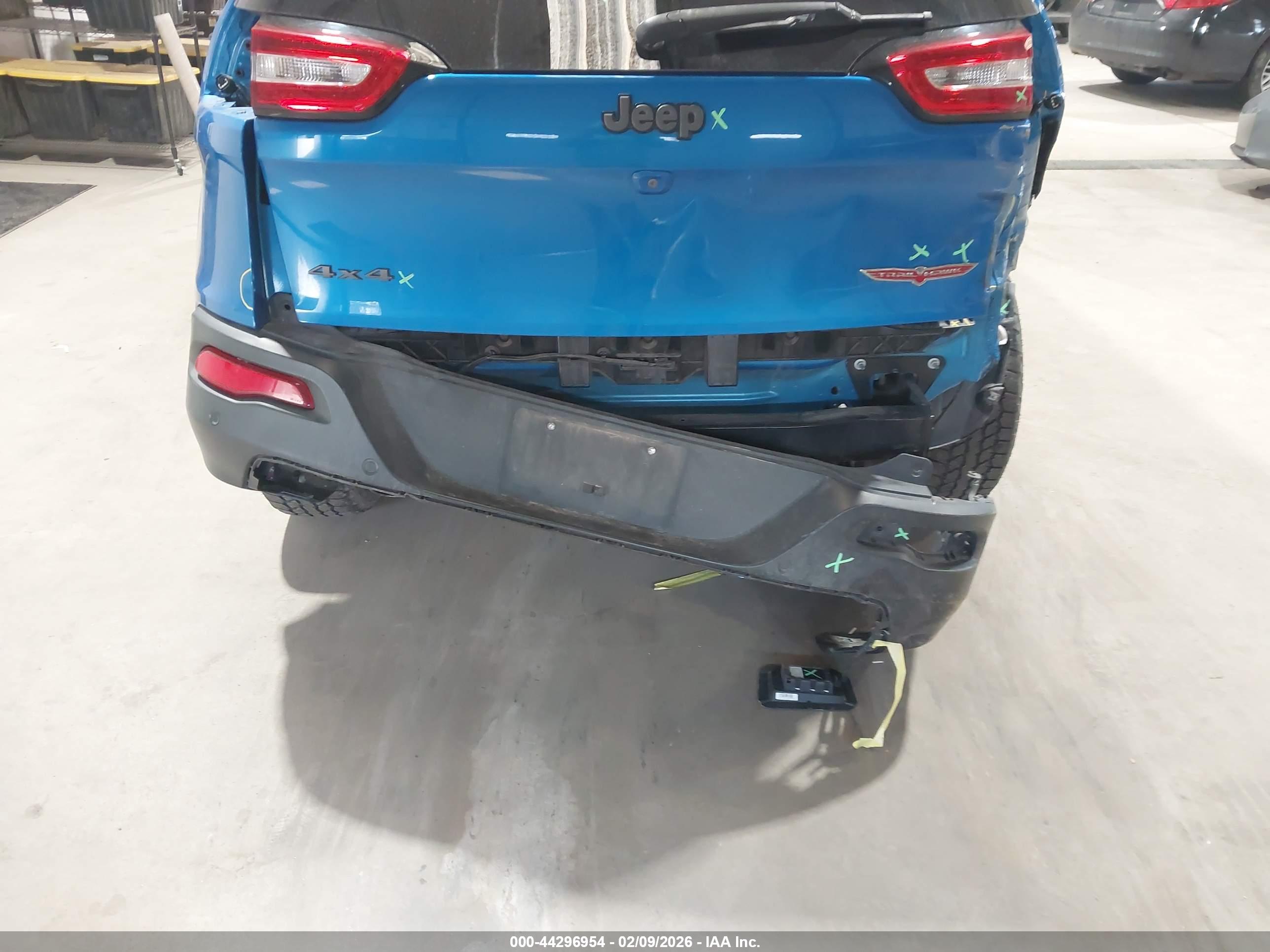 JEEP CHEROKEE image 6