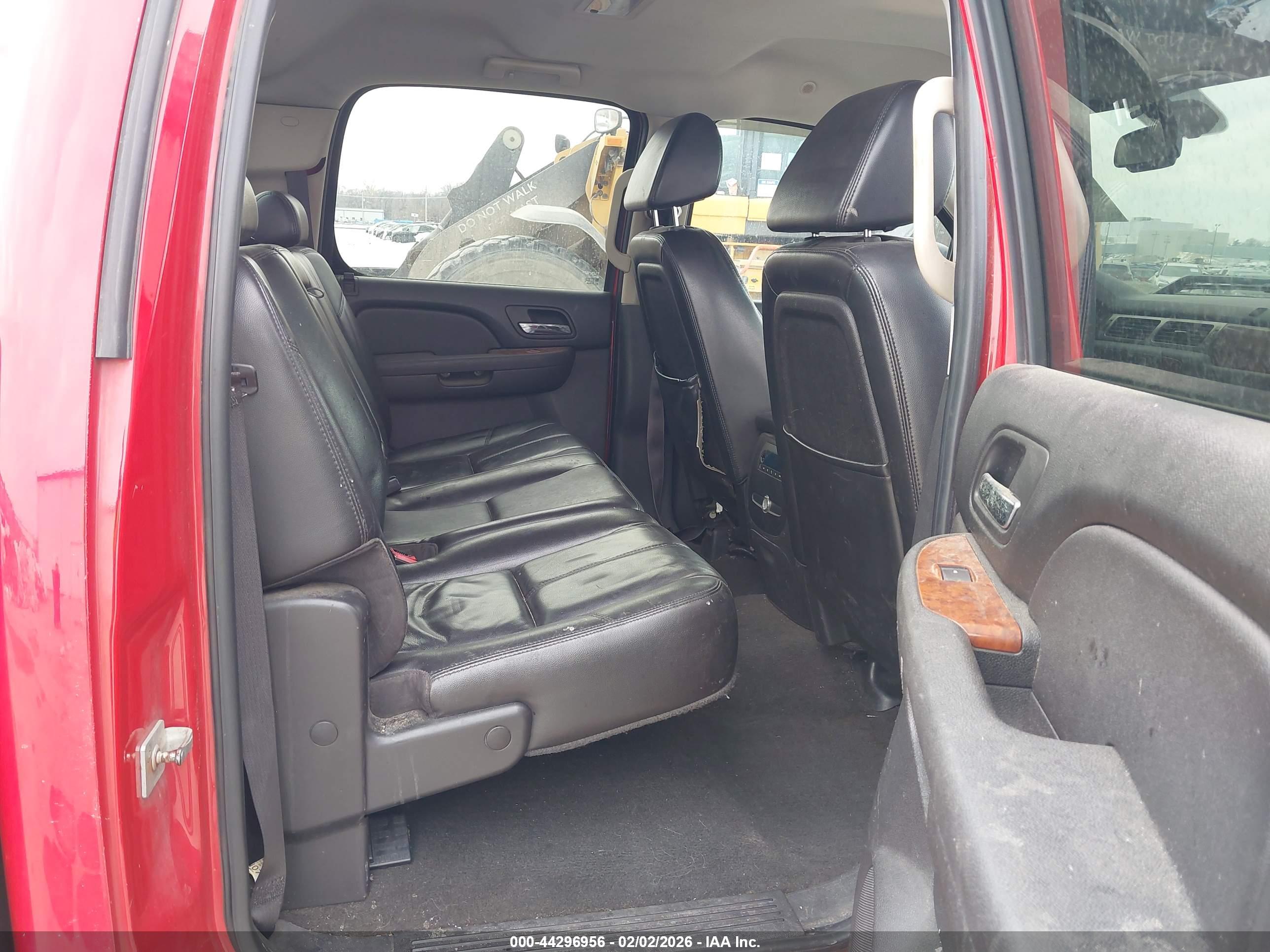 CHEVROLET SILVERADO image 8