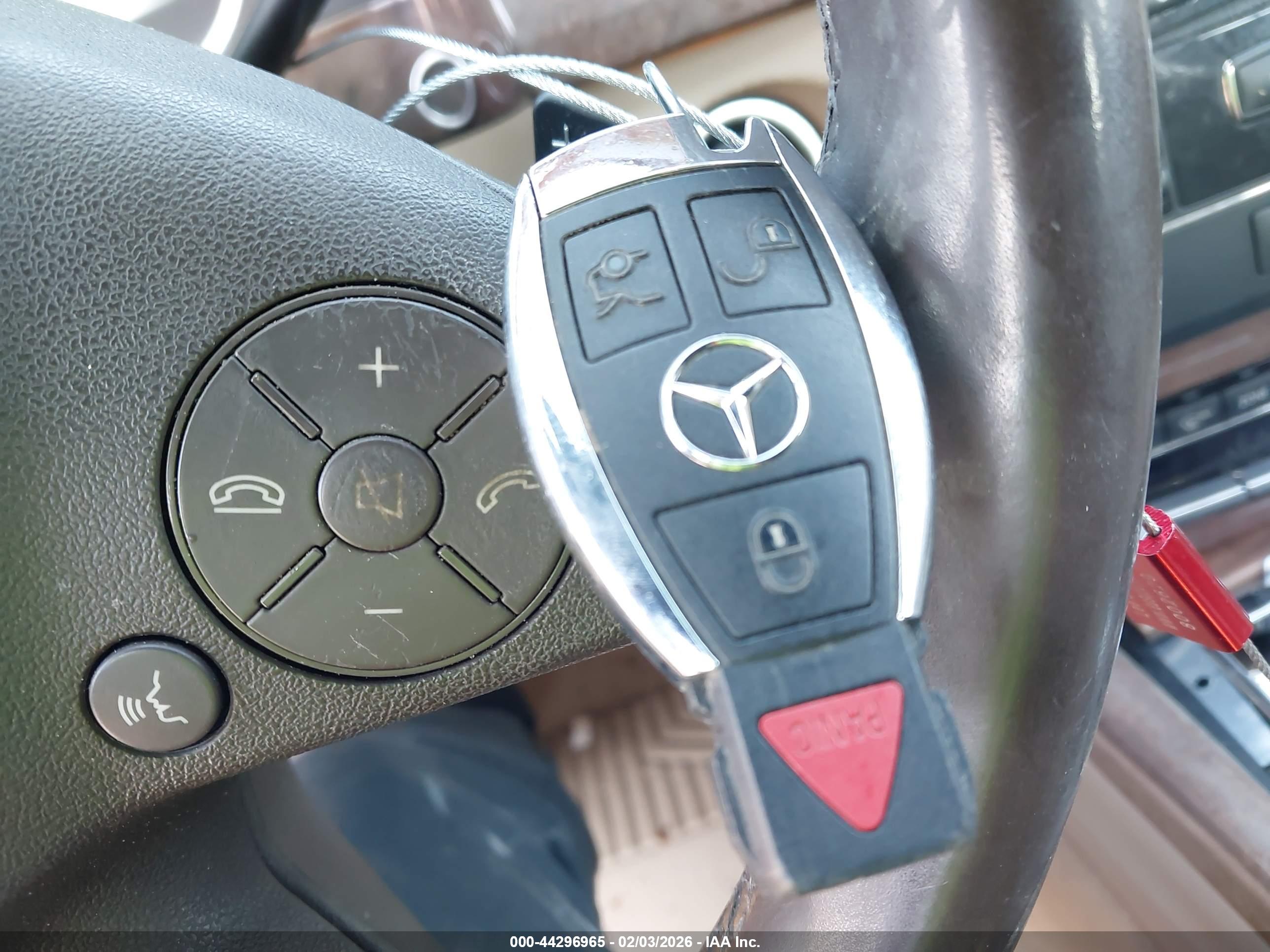 MERCEDES-BENZ E image 11