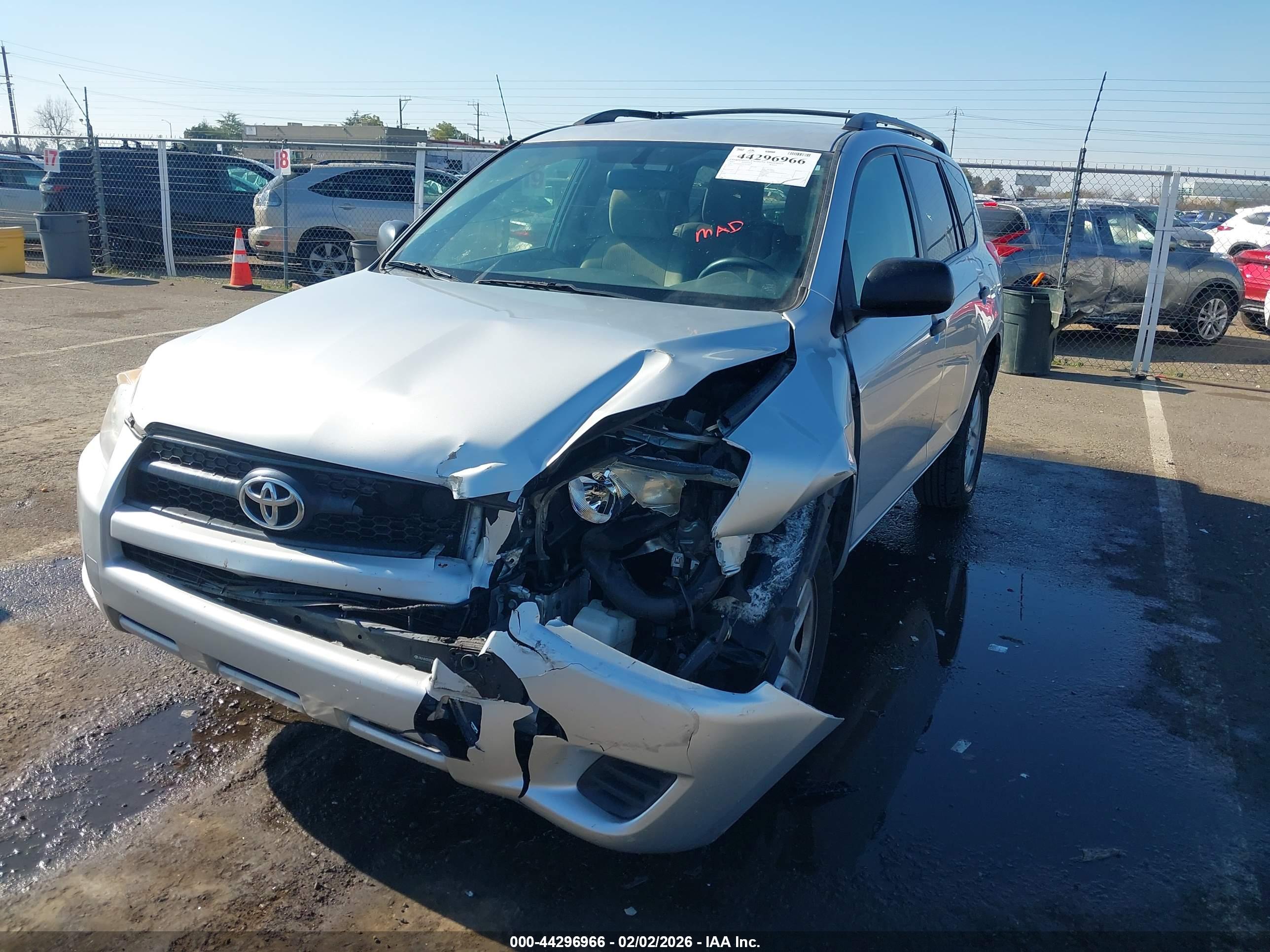 TOYOTA RAV4 image 2
