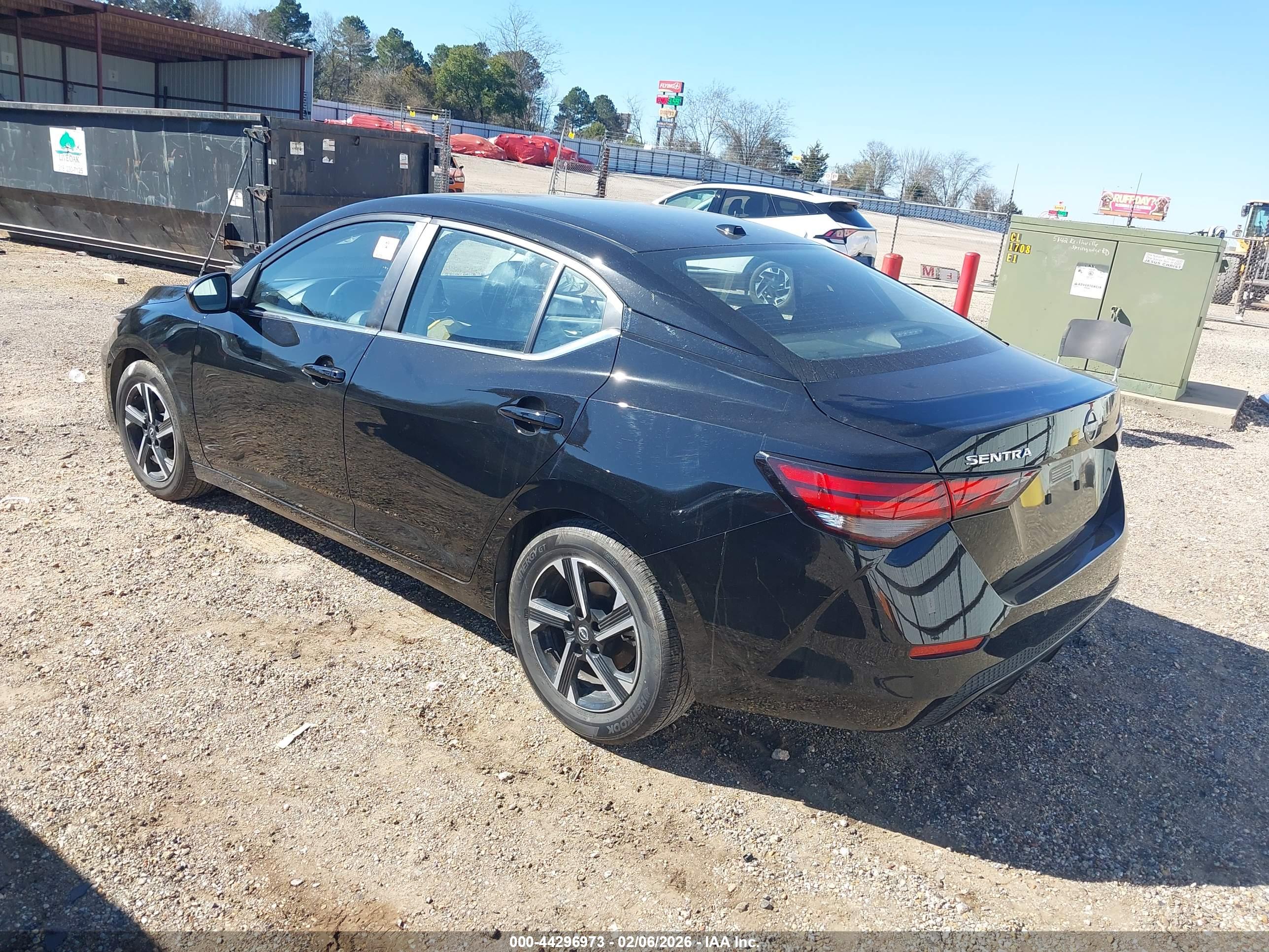 NISSAN SENTRA image 3