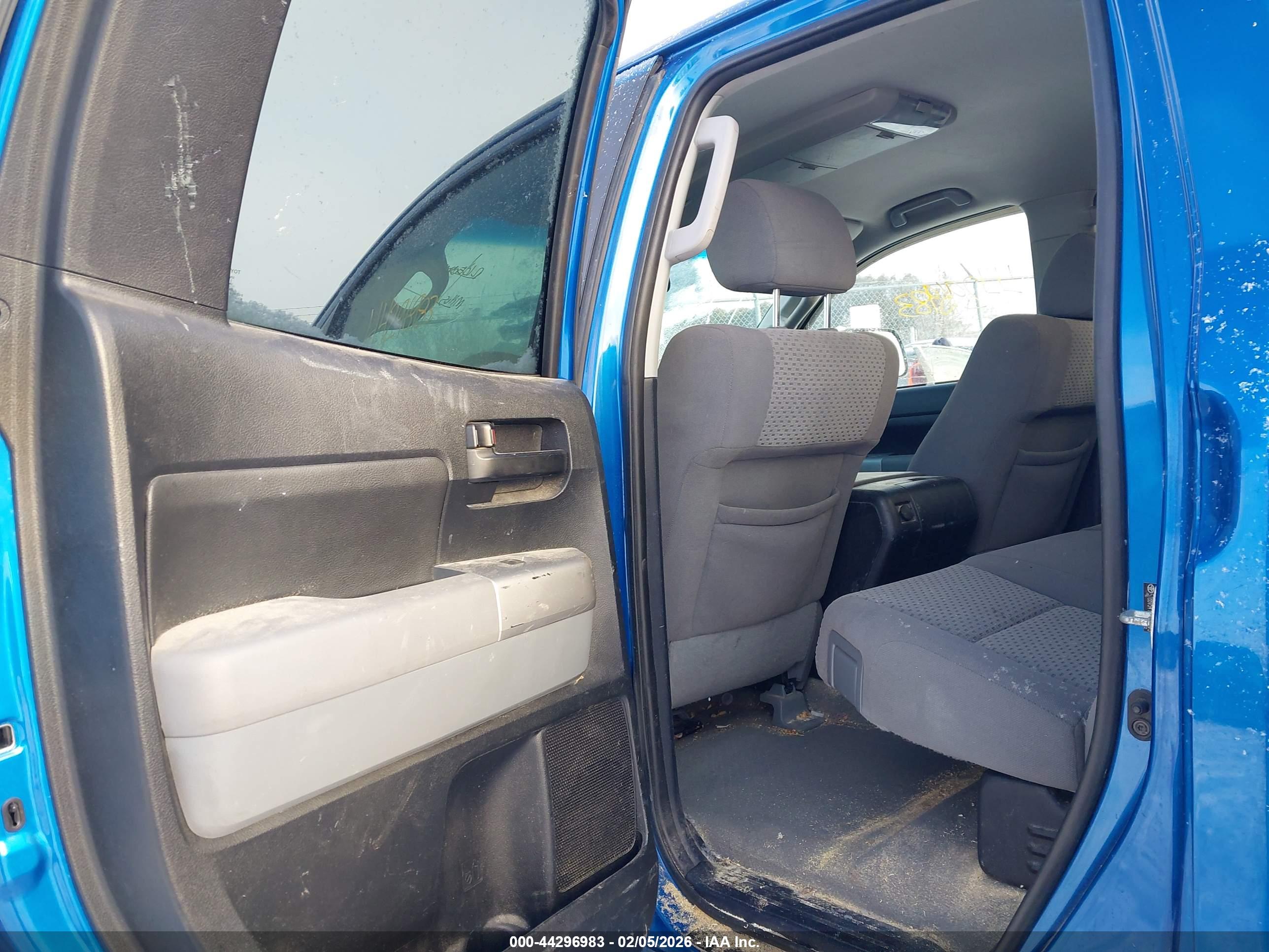 TOYOTA TUNDRA image 8