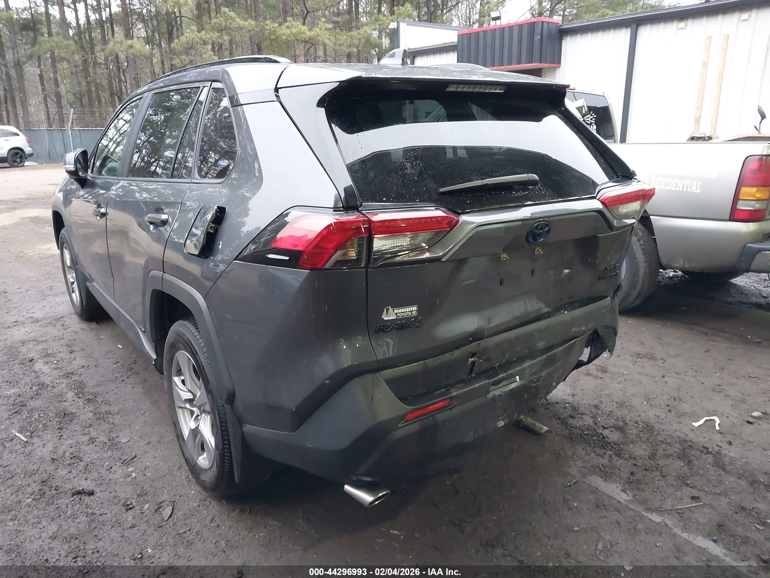 TOYOTA RAV4 image 3