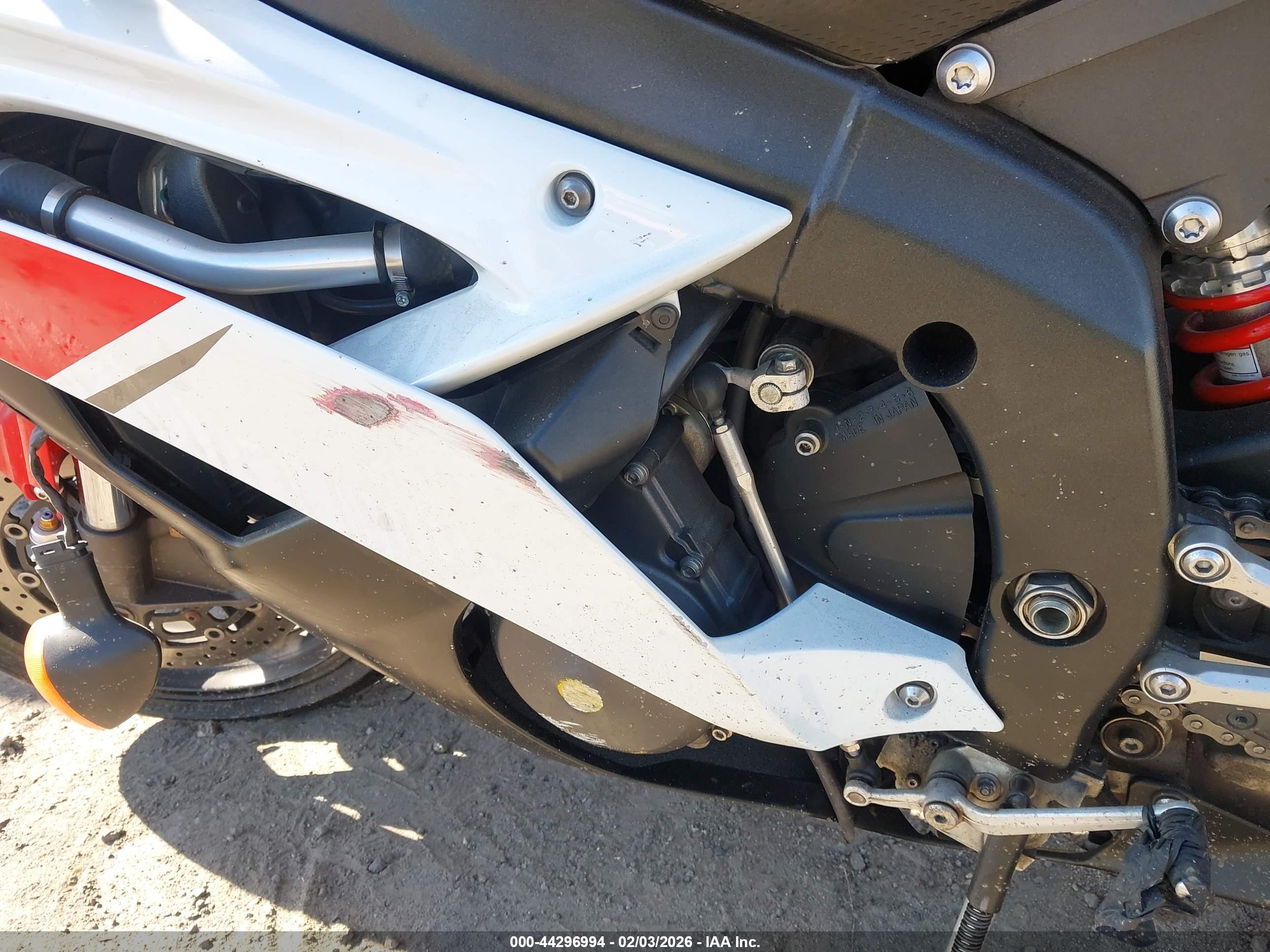 YAMAHA YZFR6 image 9