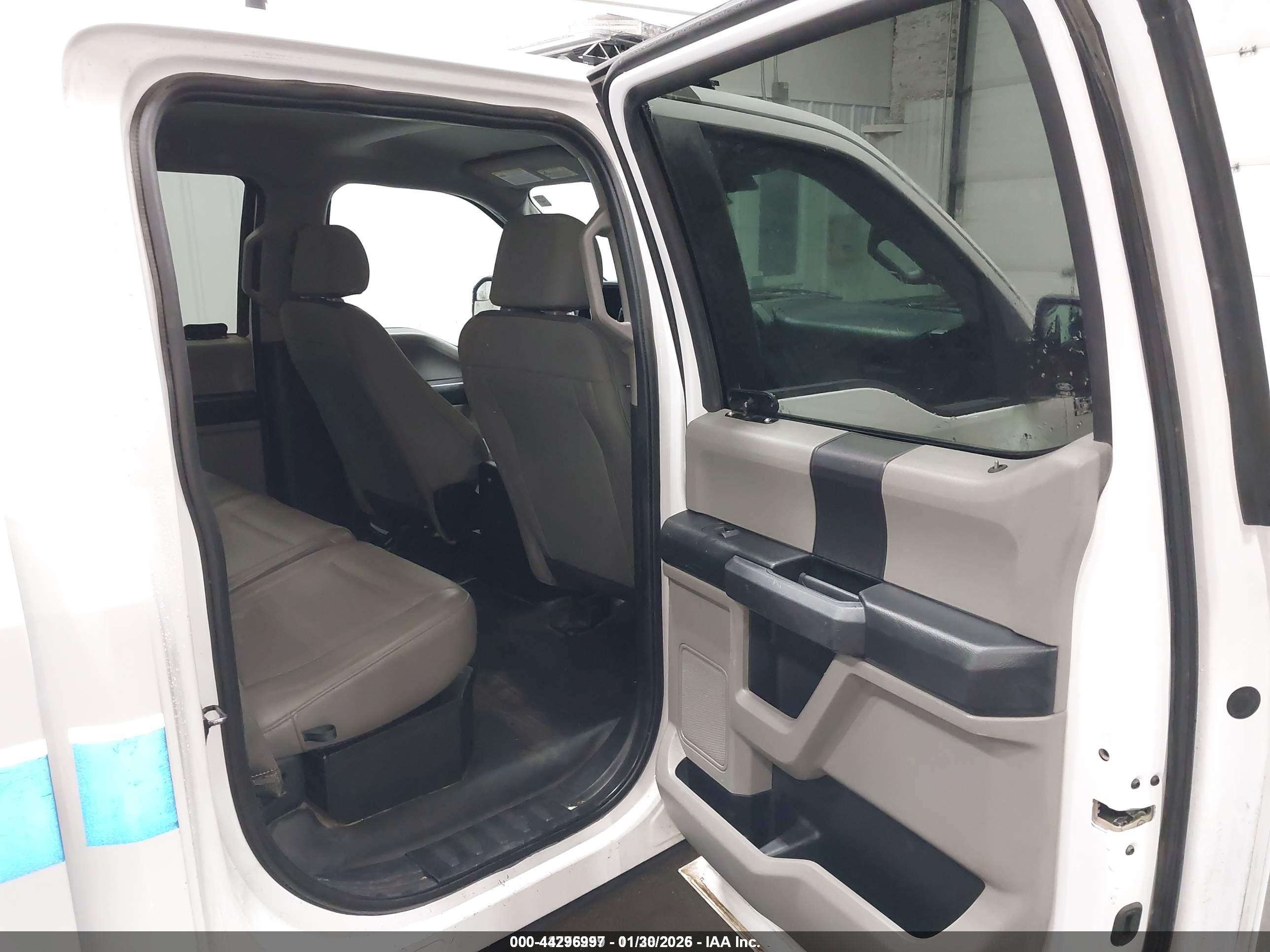 FORD F-150 image 8
