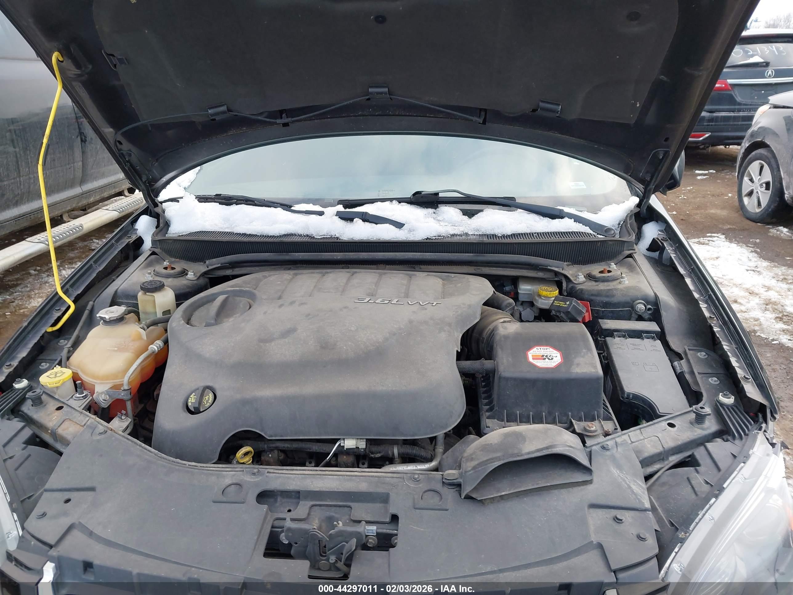 CHRYSLER 200 image 10