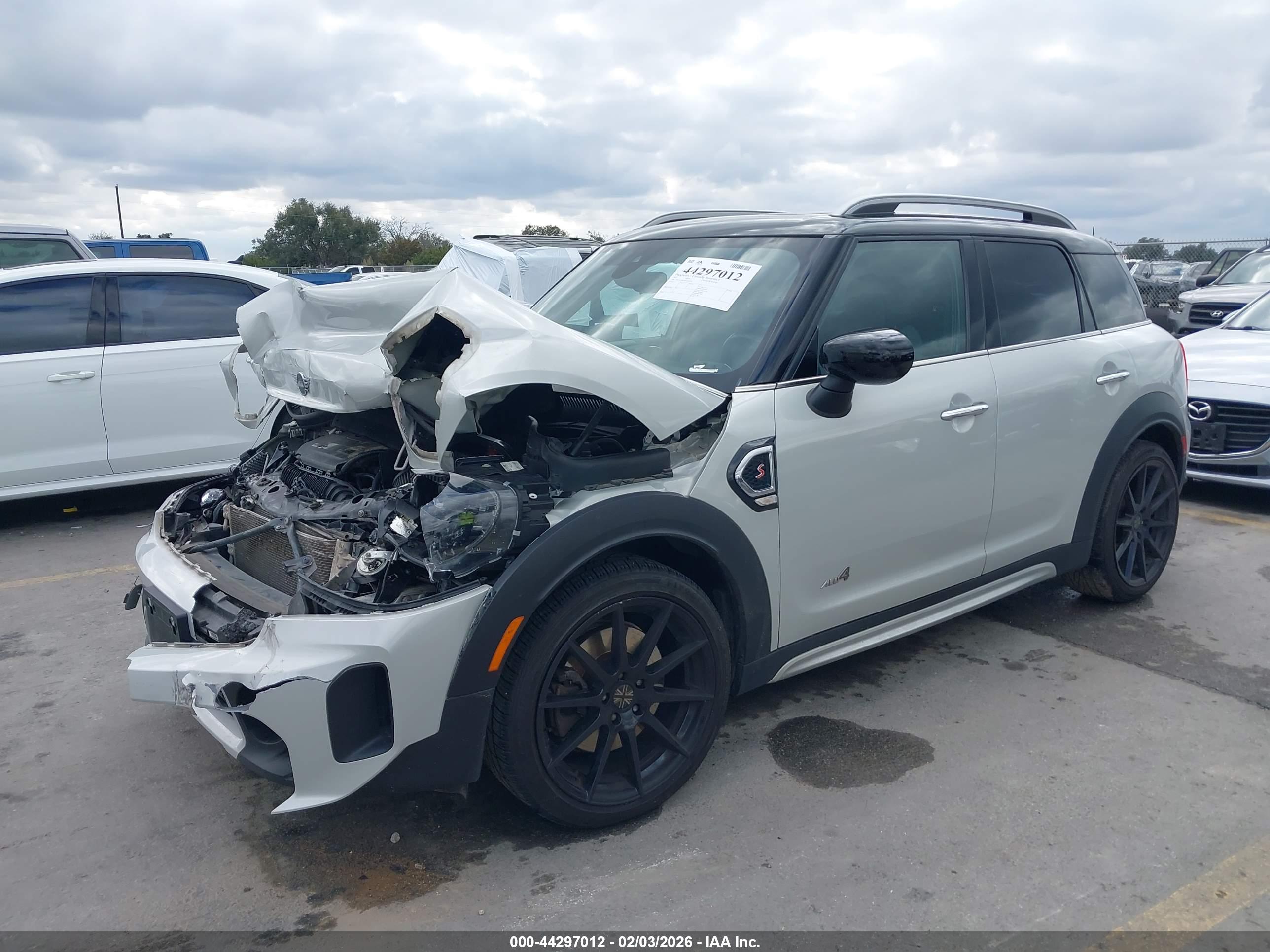 MINI COUNTRYMAN image 2