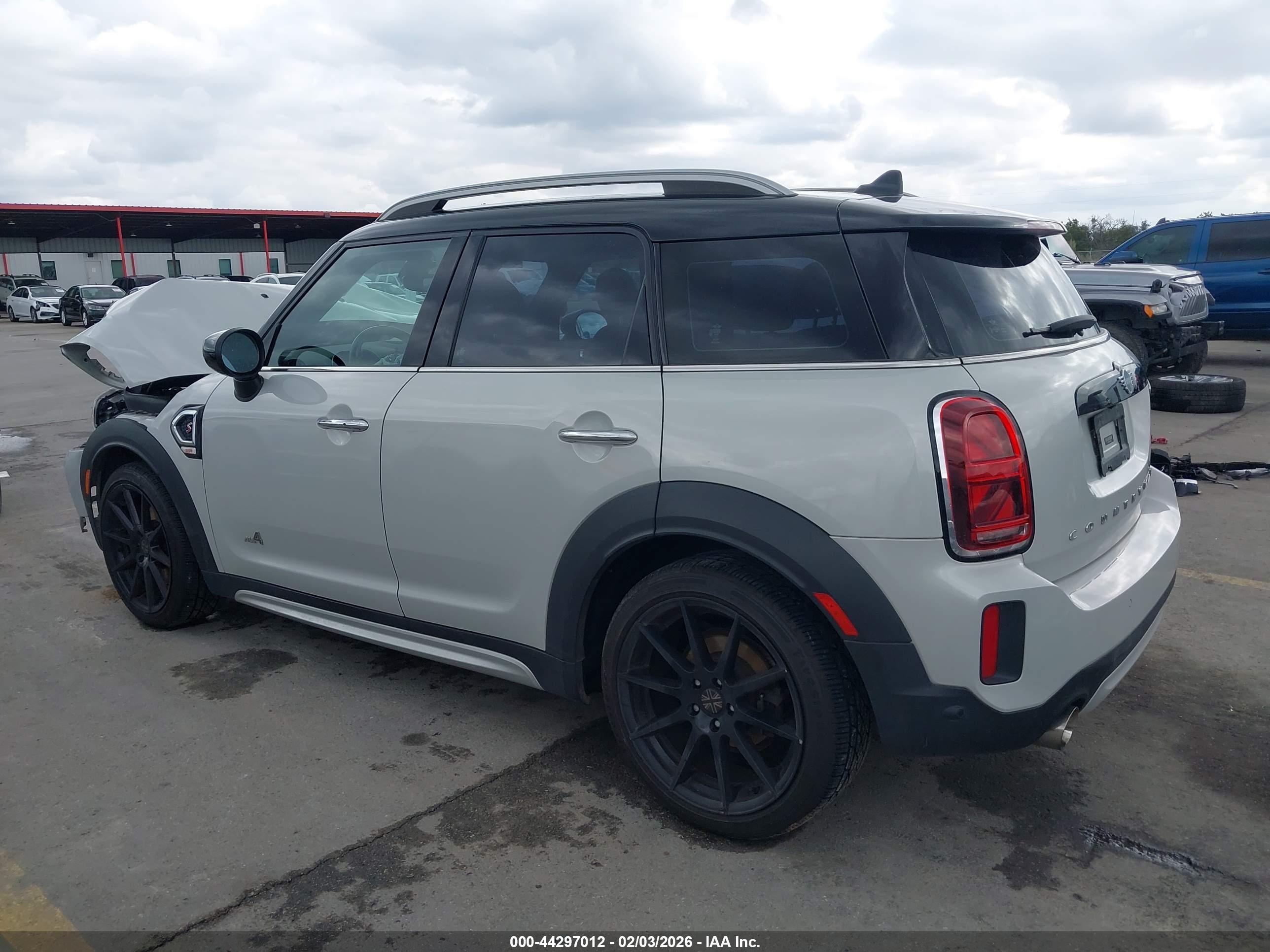 MINI COUNTRYMAN image 3
