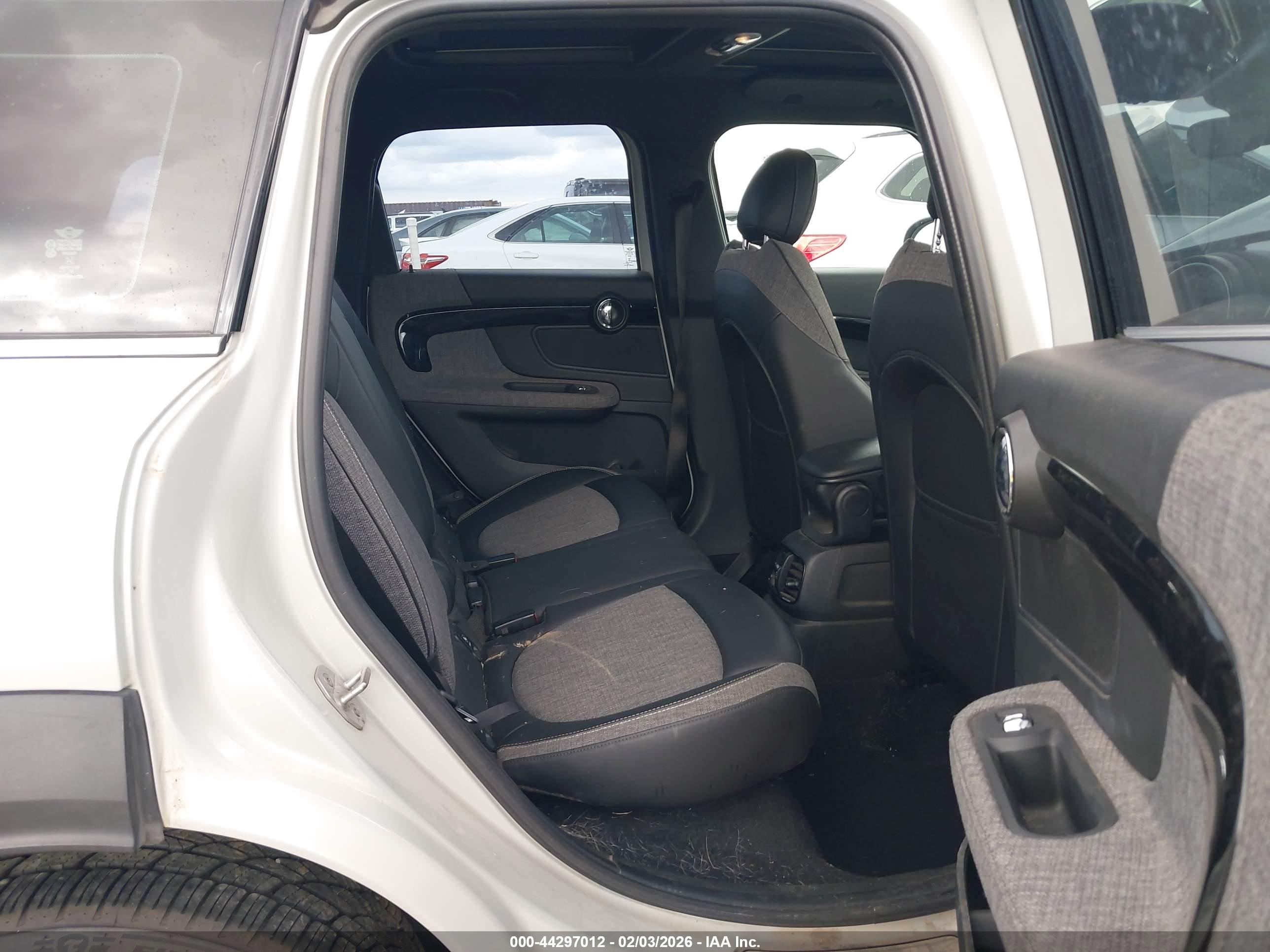 MINI COUNTRYMAN image 8