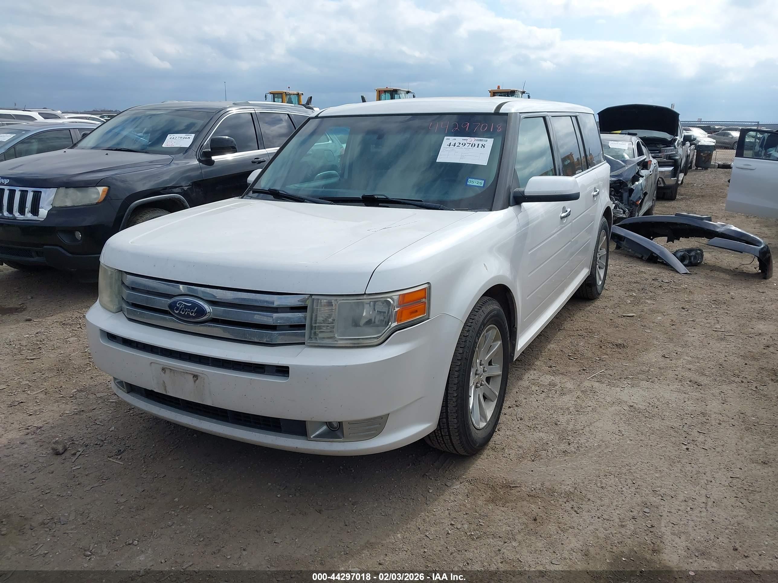 FORD FLEX image 2