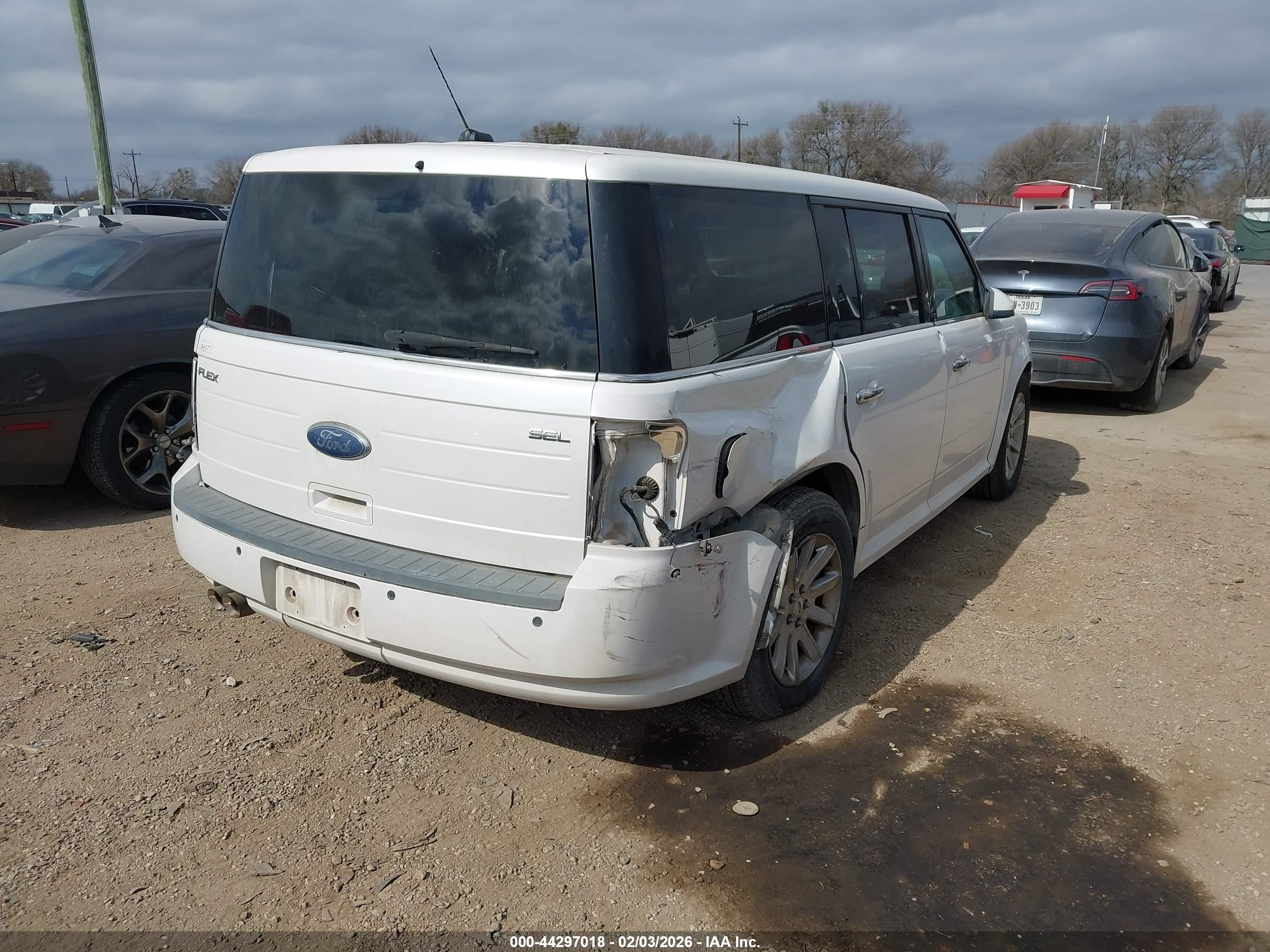 FORD FLEX image 4