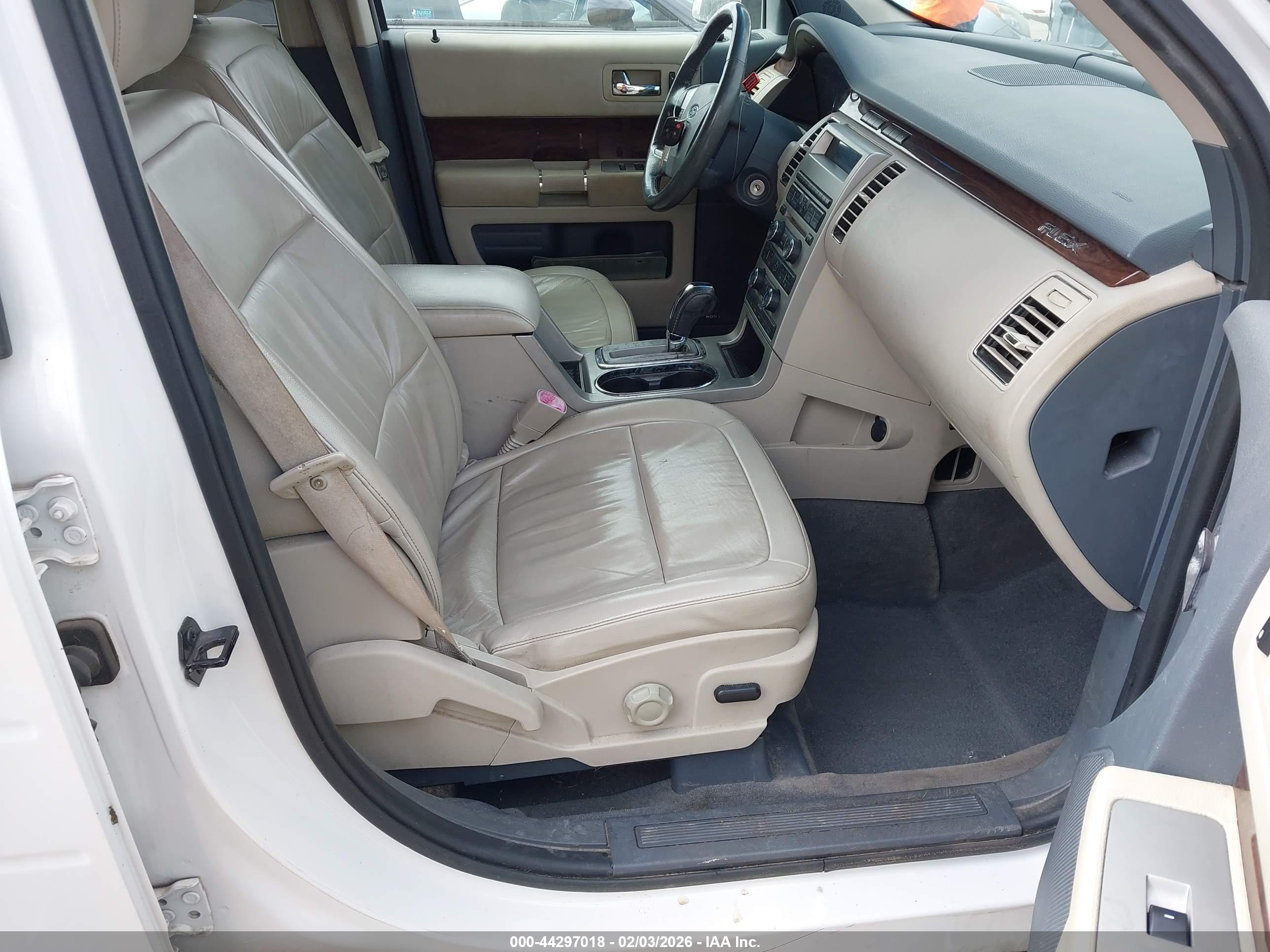 FORD FLEX image 5