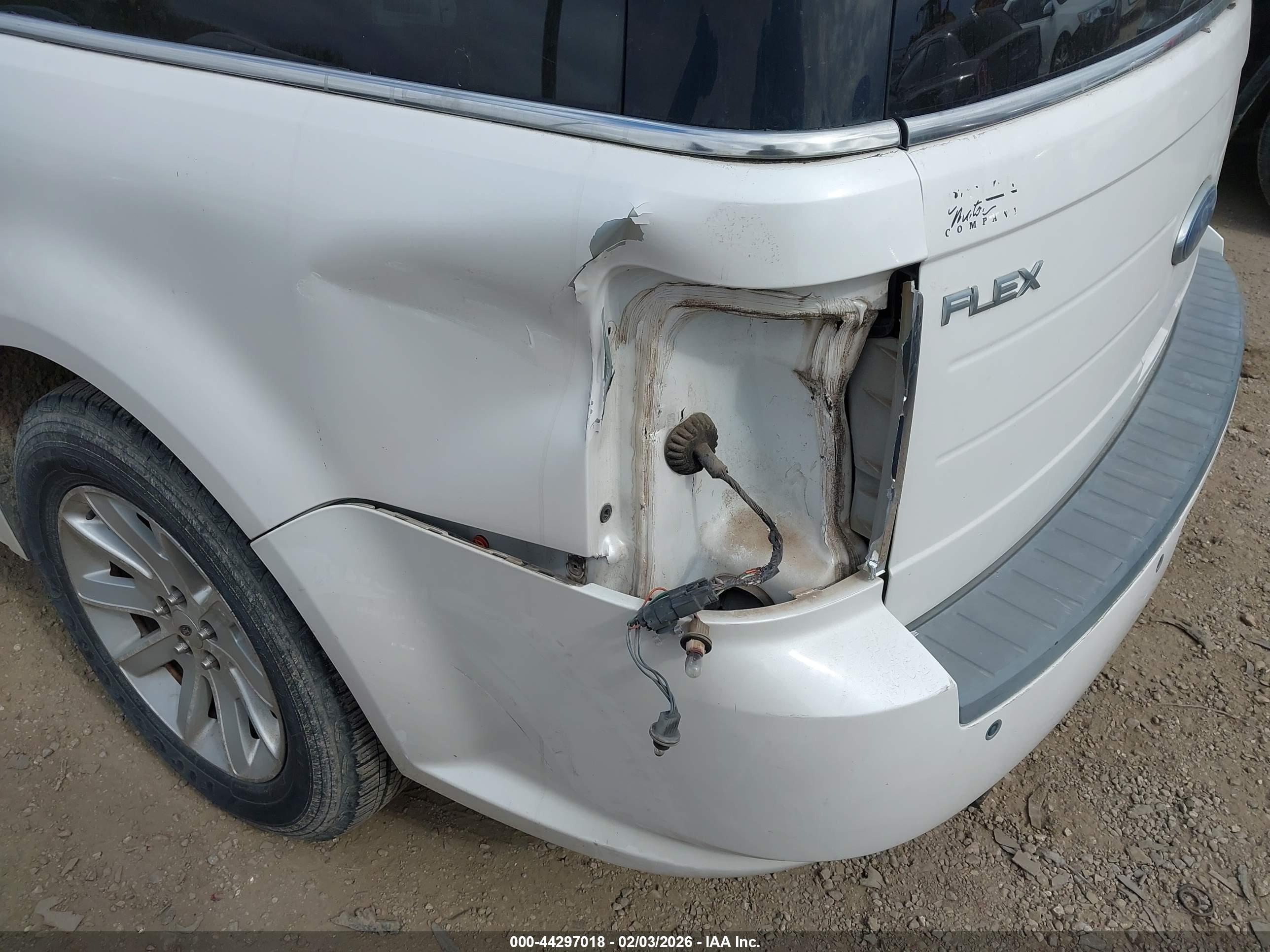 FORD FLEX image 6