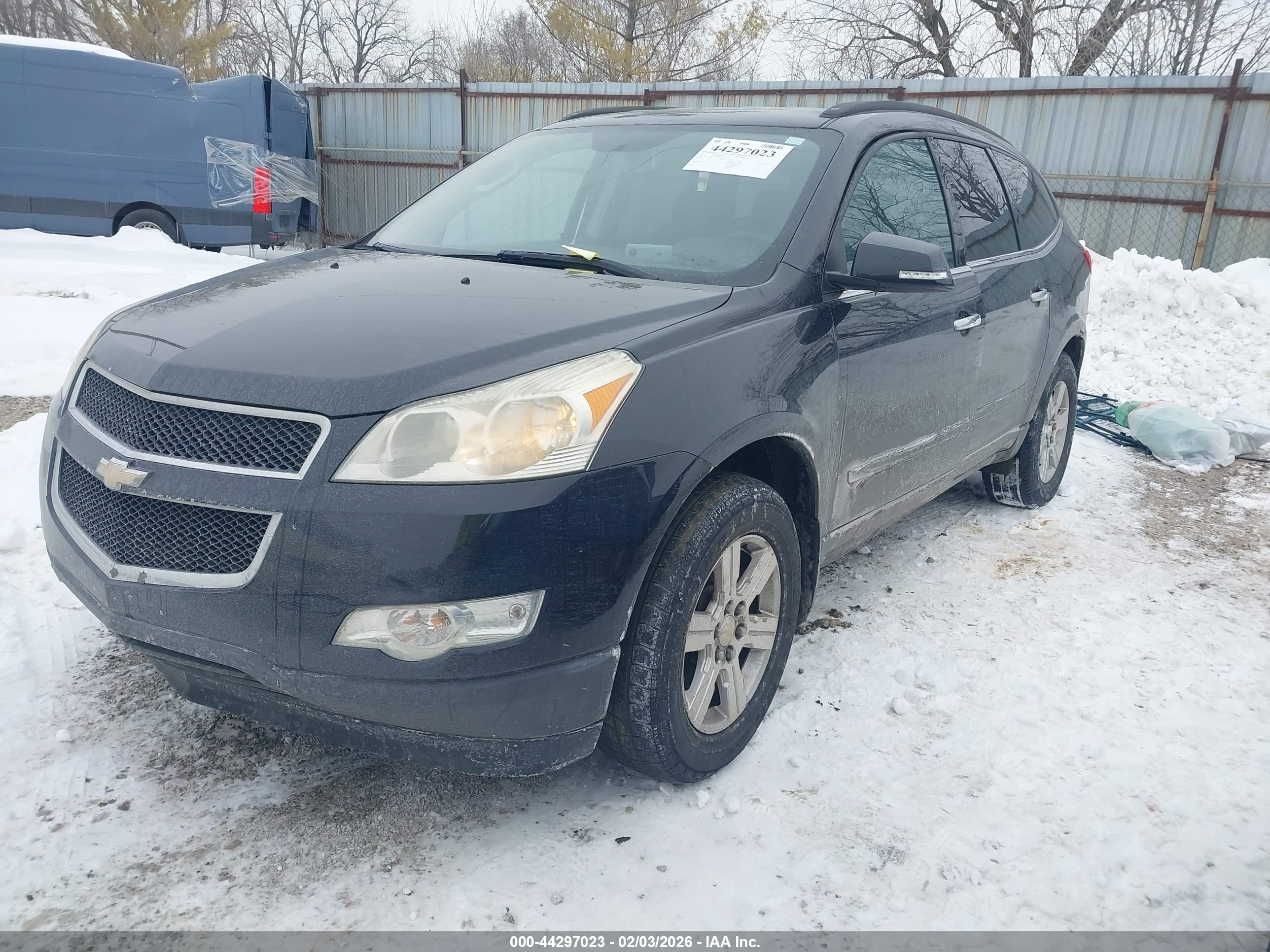 CHEVROLET TRAVERSE image 2