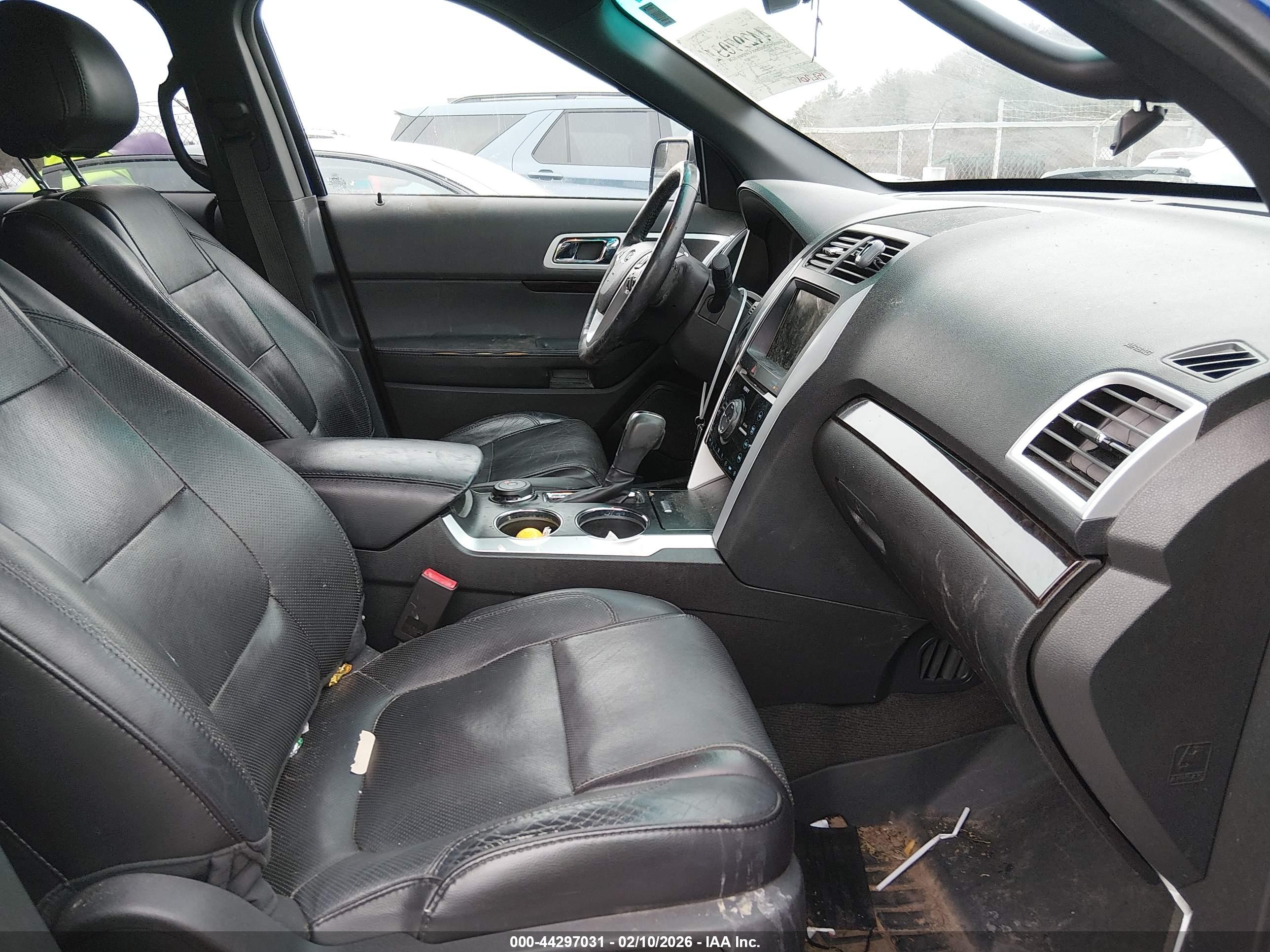 FORD EXPLORER image 5